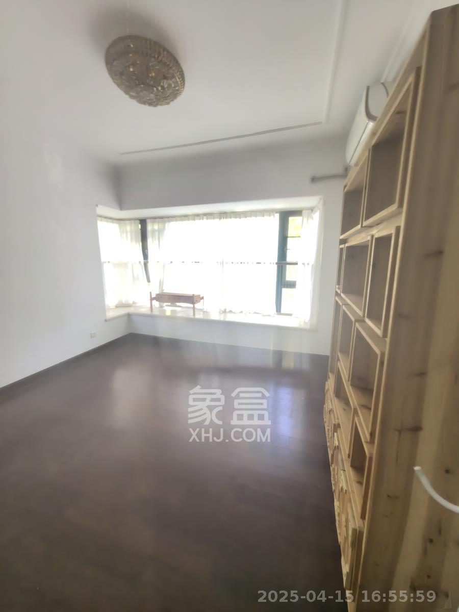 恒大城  1室2厅1卫    2100.0元/月 恒大城  1室2厅1卫    2100.0元/月室内图