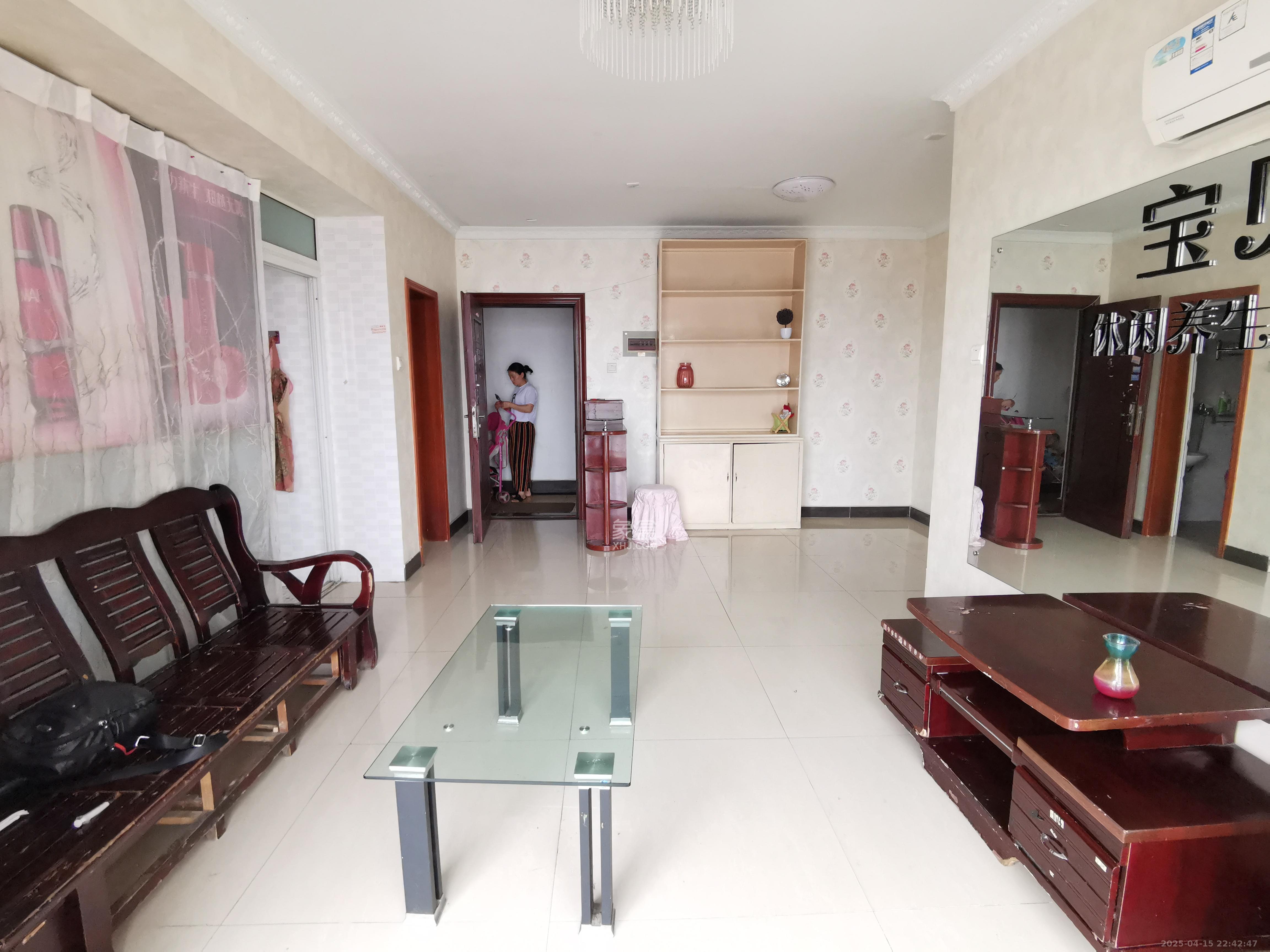 高桥现代商贸城  2室1厅1卫    1800.0元/月 高桥现代商贸城  2室1厅1卫    1800.0元/月室内图