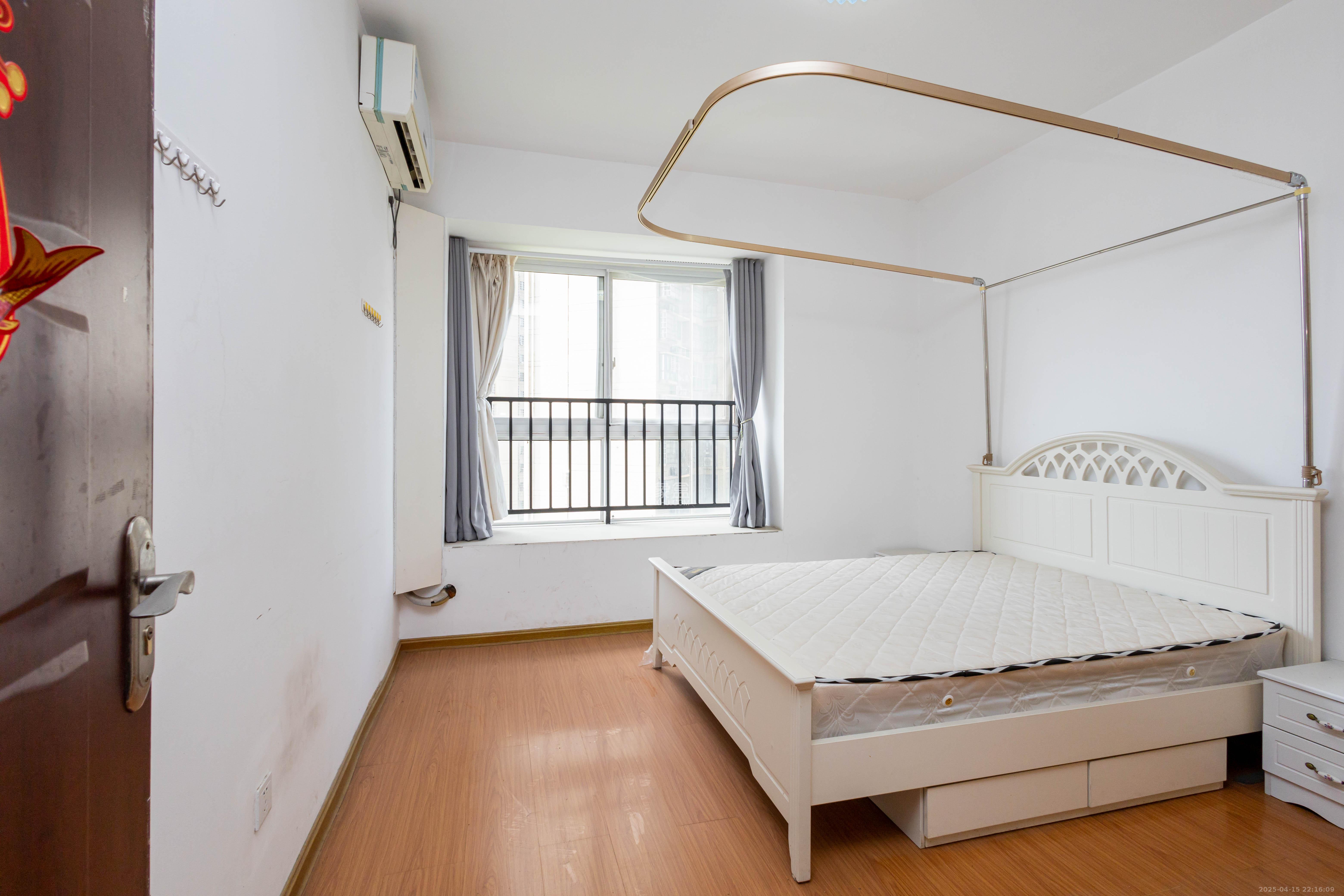 光明城市(星辰青年城) 3室2厅1卫 65.0万 光明城市(星辰青年城) 3室2厅1卫 65.0万卧室