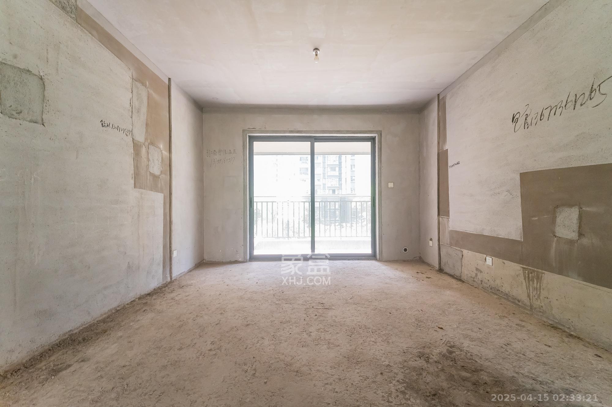 中建悦和城 4室2厅2卫 105.88万 中建悦和城 4室2厅2卫 105.88万客厅