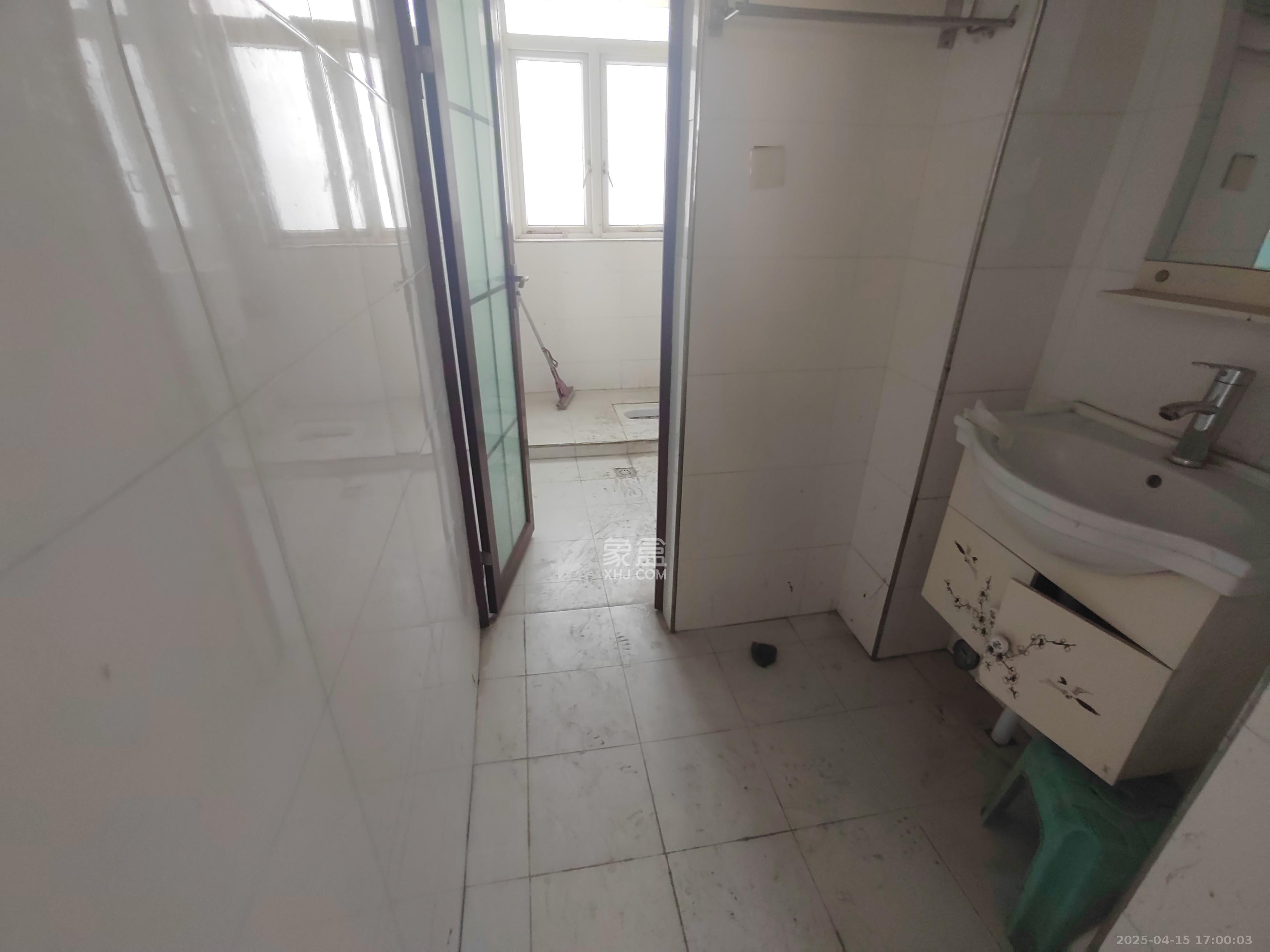 八方小区D区 4室2厅2卫 2300.0元/月 八方小区D区 4室2厅2卫 2300.0元/月室内图