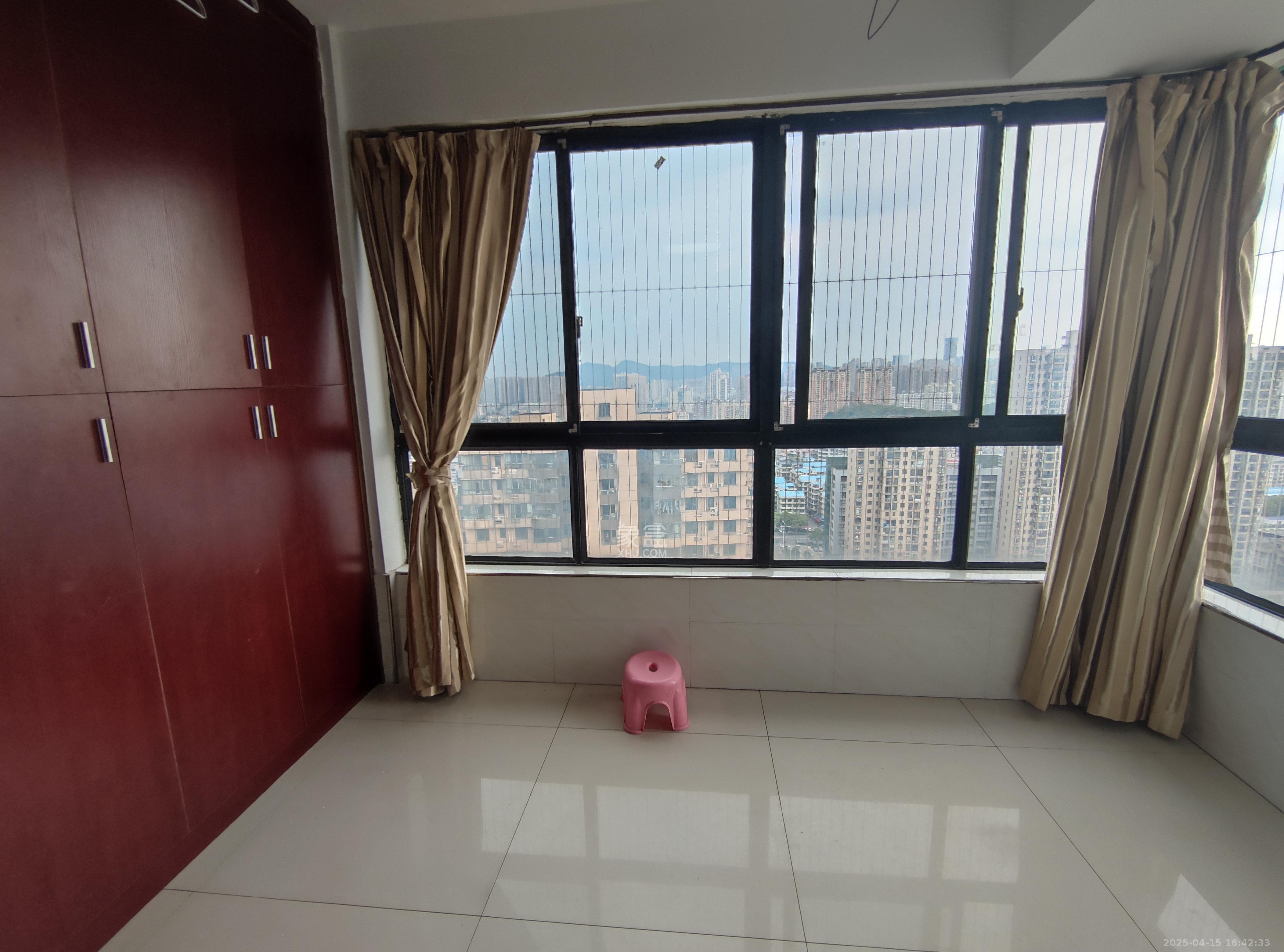 长房时代城 3室2厅1卫 2400.0元/月 长房时代城 3室2厅1卫 2400.0元/月室内图