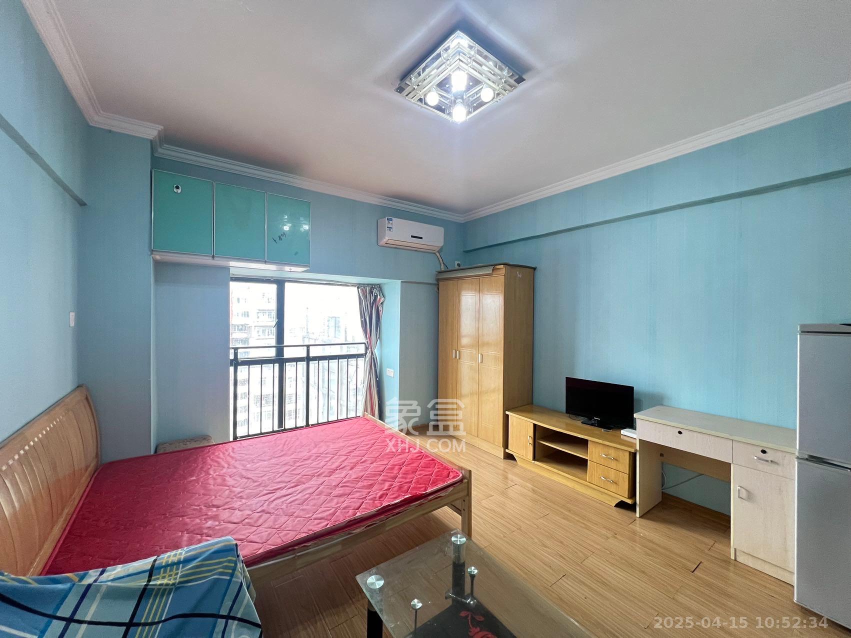 山水华景  1室1厅1卫   1200.00元/月室内图