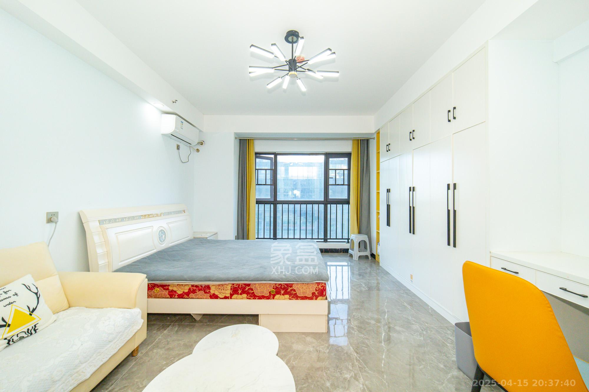 金科时代中心 1室1厅1卫 29.8万 金科时代中心 1室1厅1卫 29.8万客厅