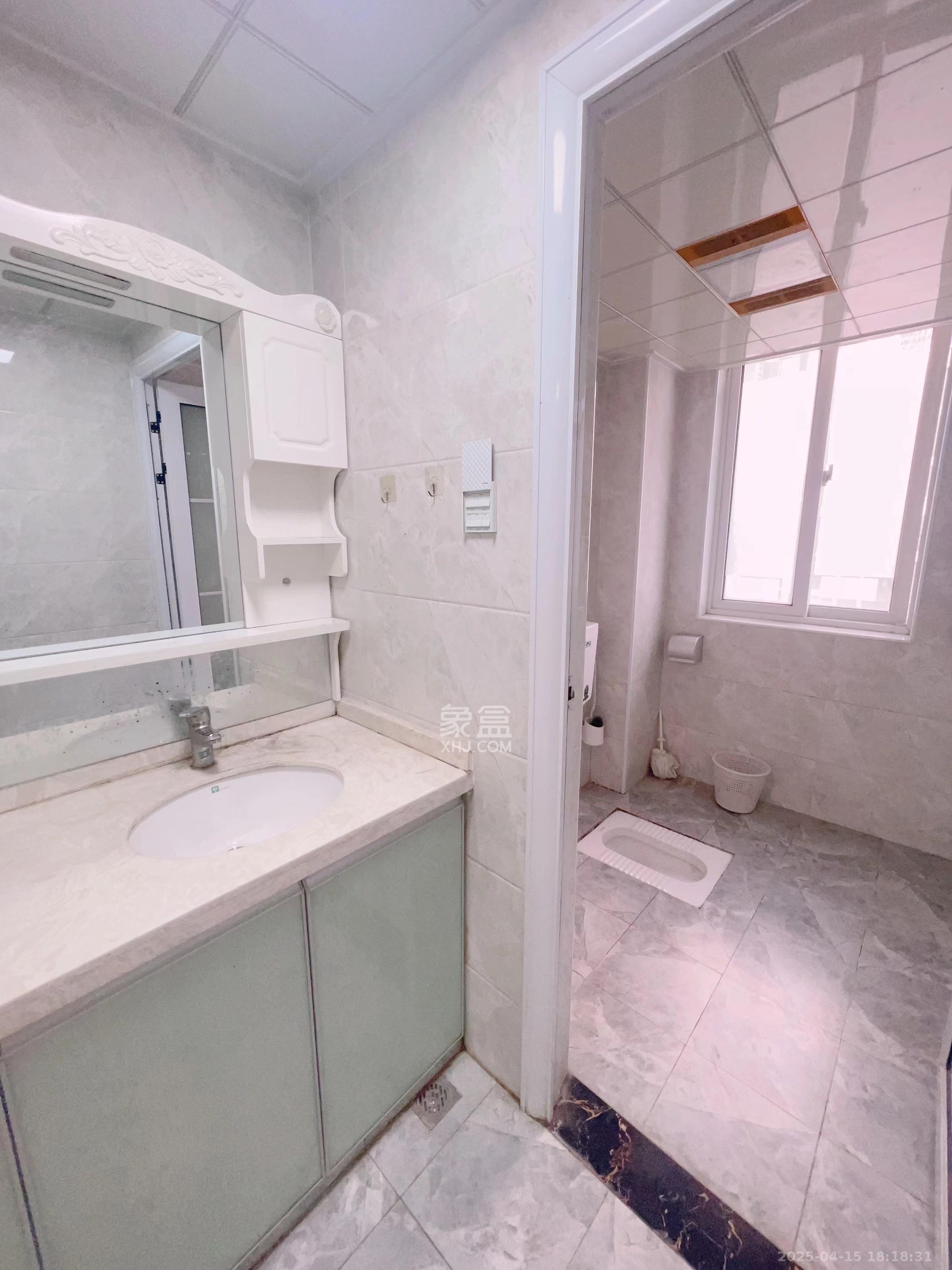 山水湾 3室2厅1卫 1700.0元/月 山水湾 3室2厅1卫 1700.0元/月室内图