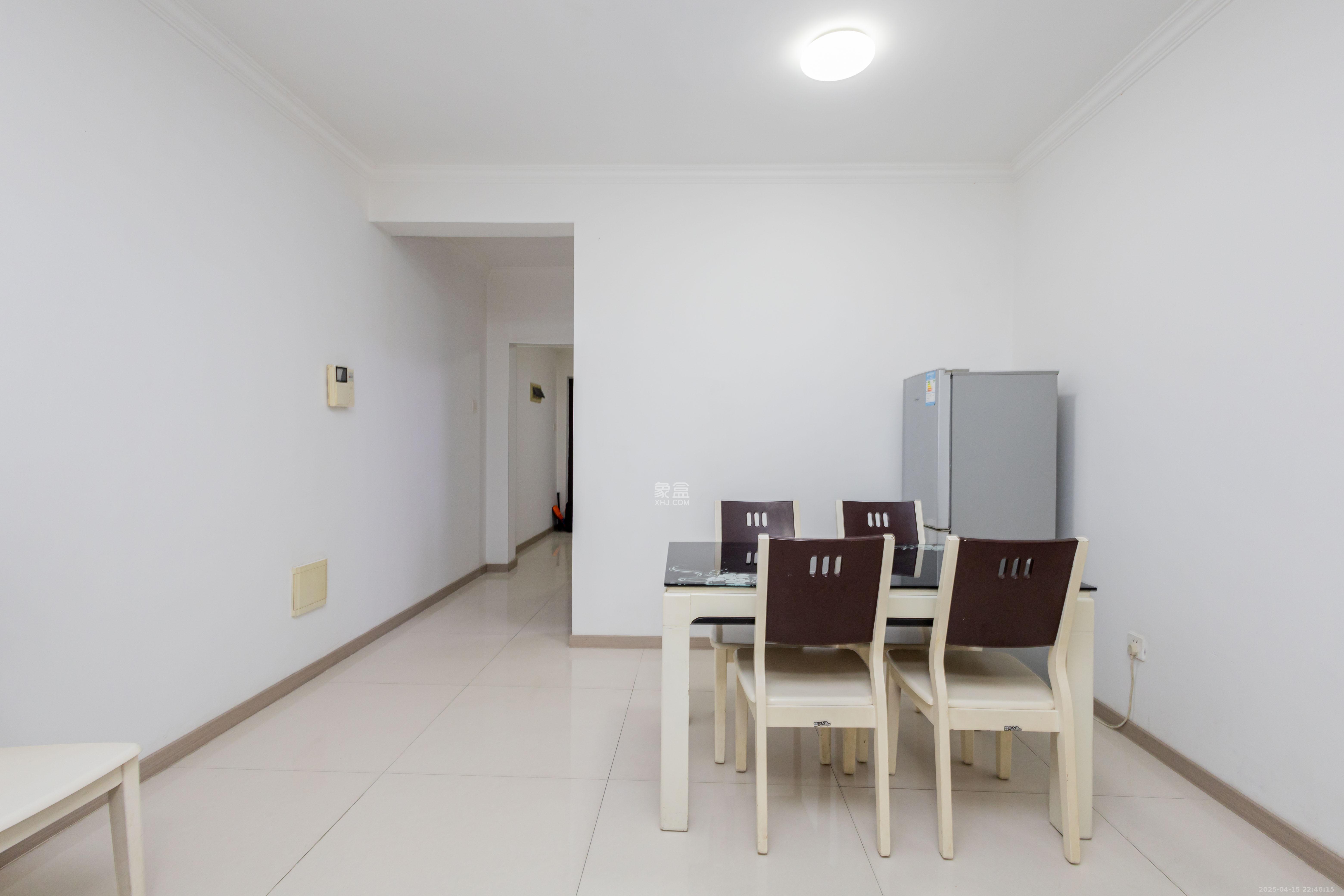 新蕾品阁居 3室2厅1卫 52.8万 新蕾品阁居 3室2厅1卫 52.8万客厅