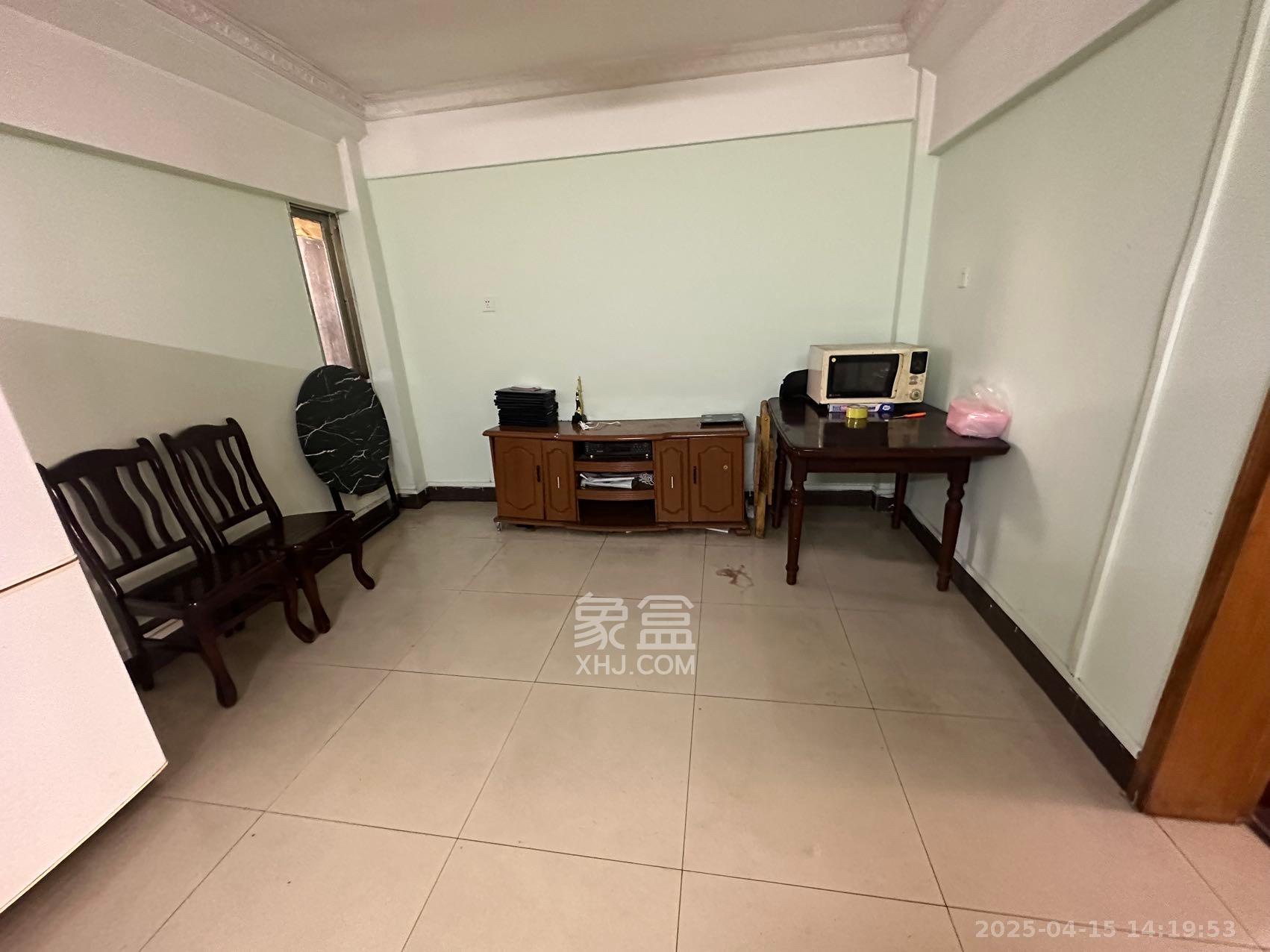 通泰街商居楼 3室2厅1卫 2000.0元/月 通泰街商居楼 3室2厅1卫 2000.0元/月室内图