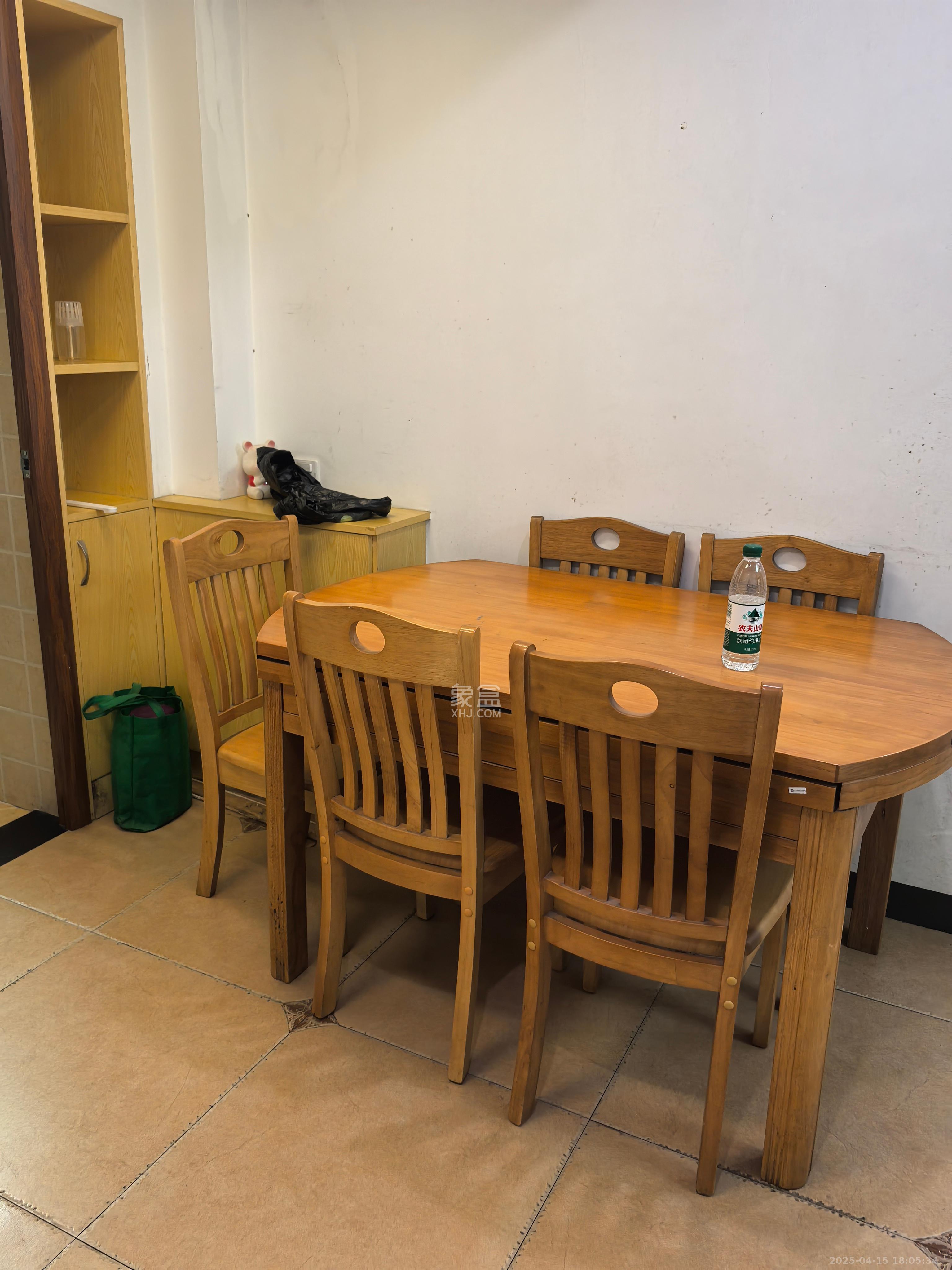 阿普阿布  1室2厅1卫   2500.00元/月室内图
