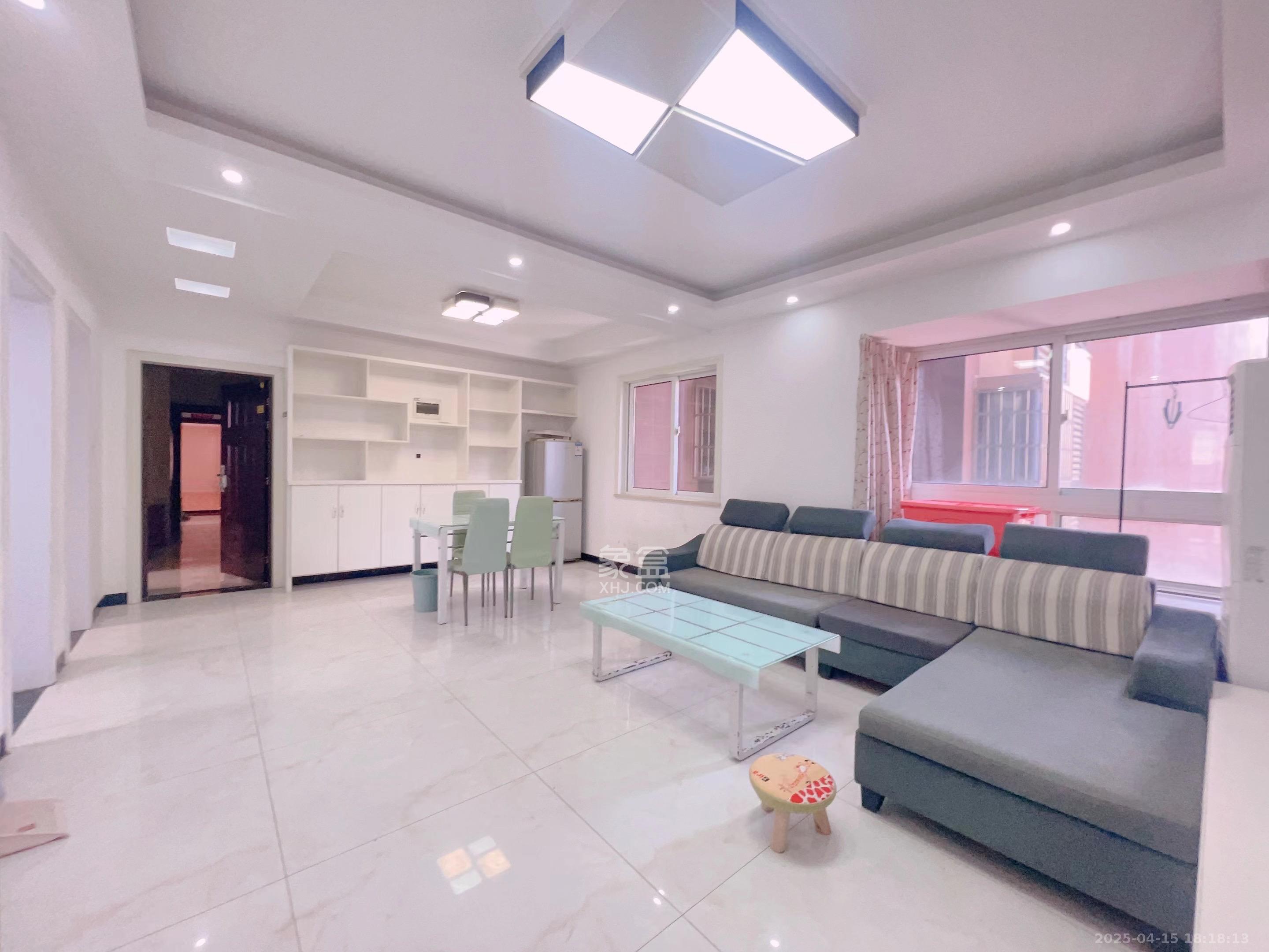 山水湾 3室2厅1卫 1700.0元/月 山水湾 3室2厅1卫 1700.0元/月室内图