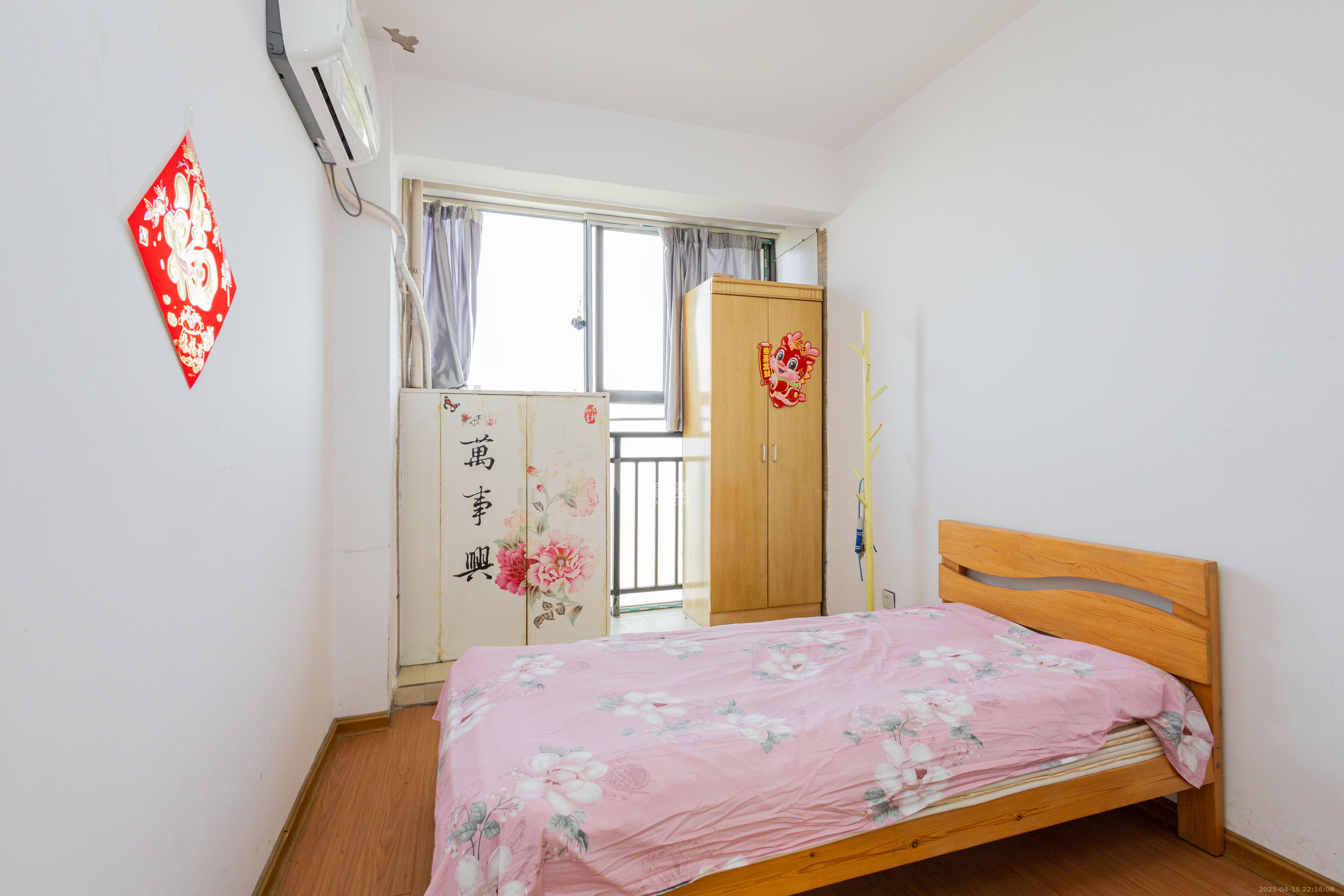 光明城市(星辰青年城) 3室2厅1卫 65.0万 光明城市(星辰青年城) 3室2厅1卫 65.0万卧室