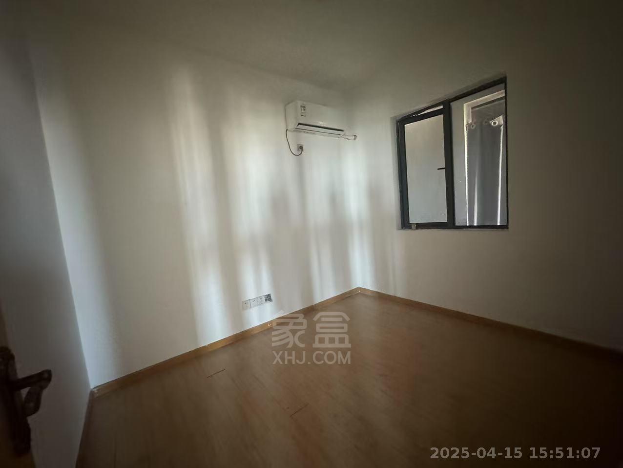 庐山春天 4室2厅2卫 3500.0元/月 庐山春天 4室2厅2卫 3500.0元/月室内图