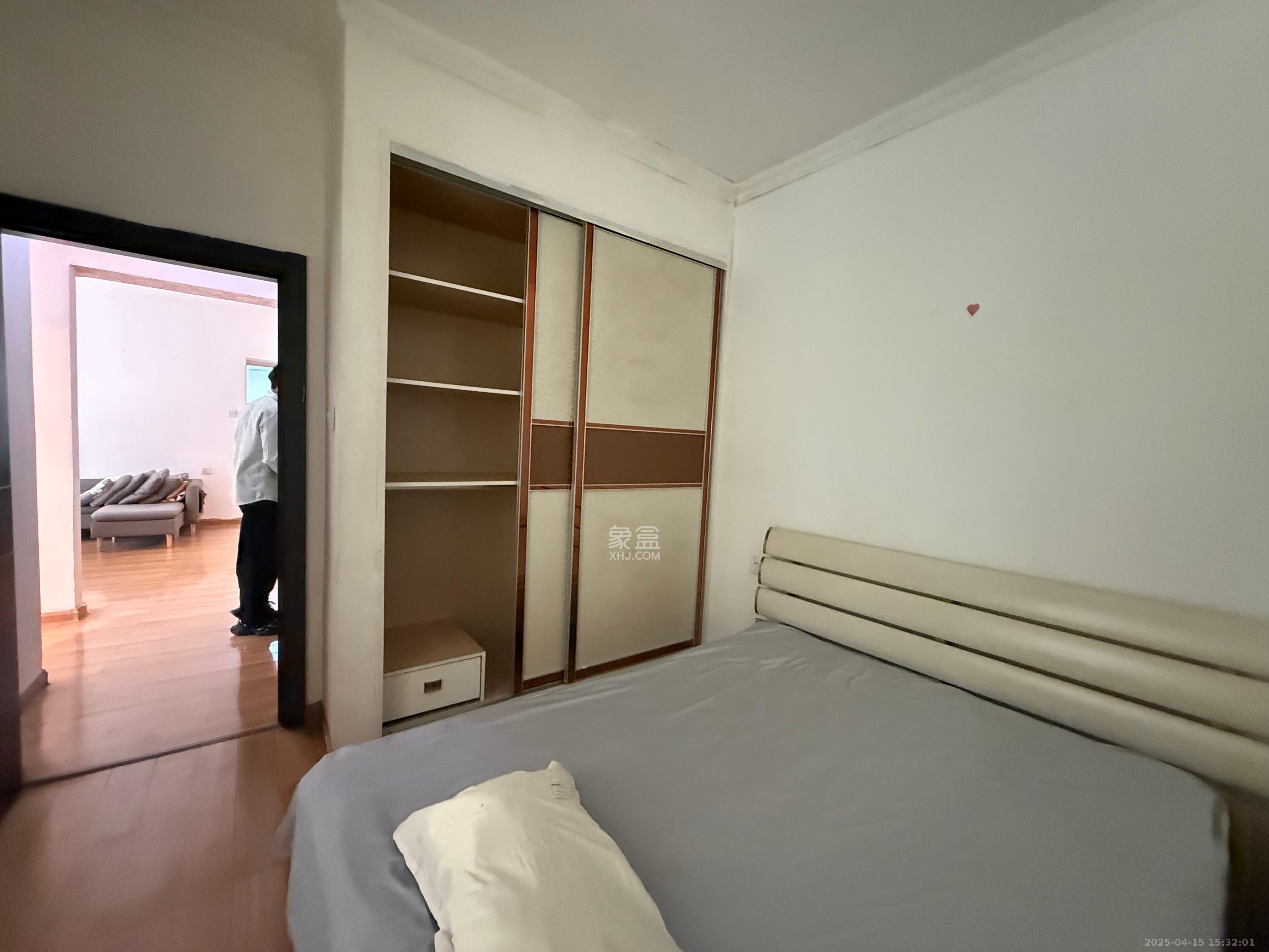 辉煌国际城一期  1室0厅0卫    2400.0元/月 辉煌国际城一期  1室0厅0卫    2400.0元/月室内图