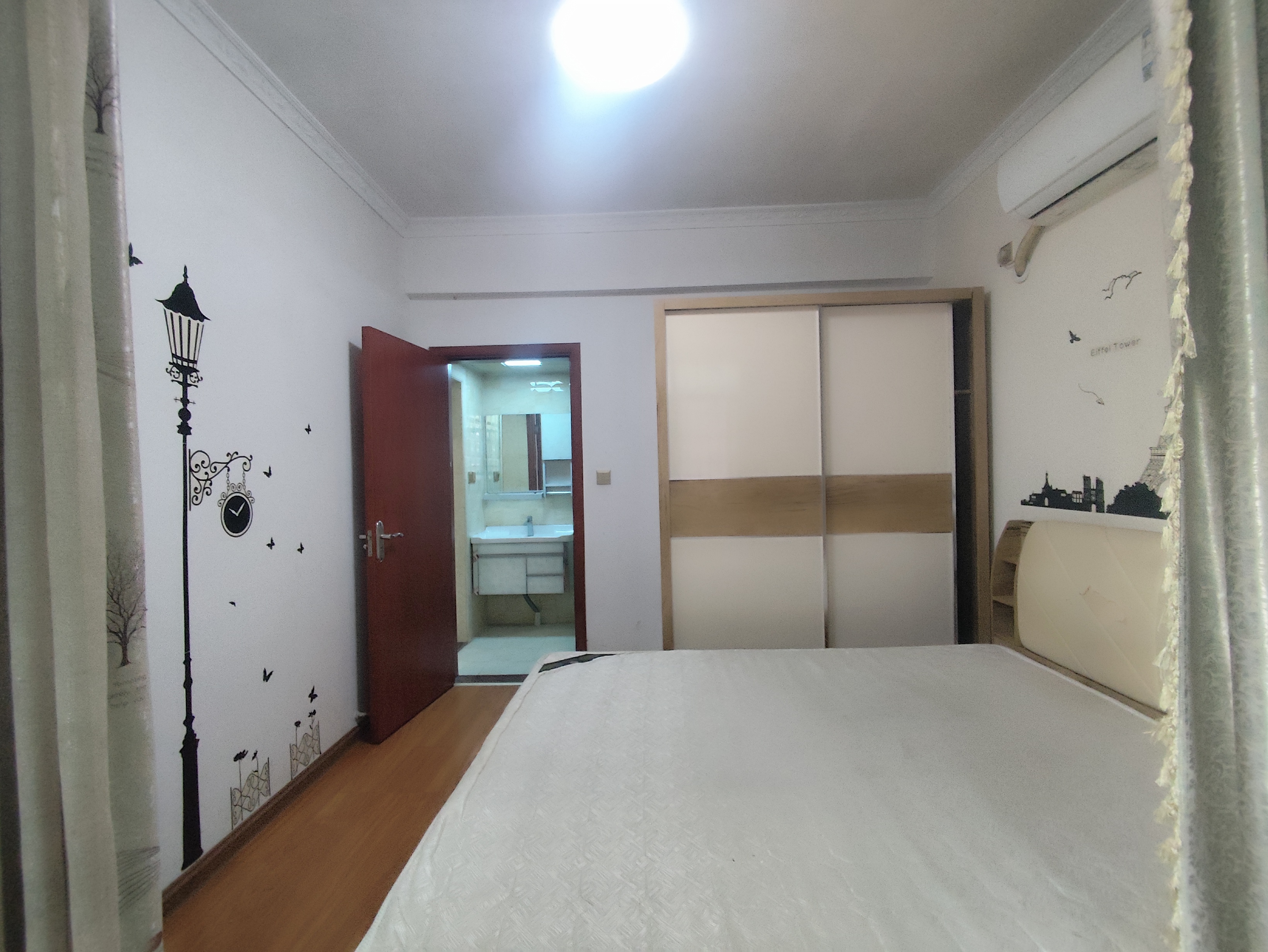 依山美郡  3室2厅2卫   1600.00元/月室内图
