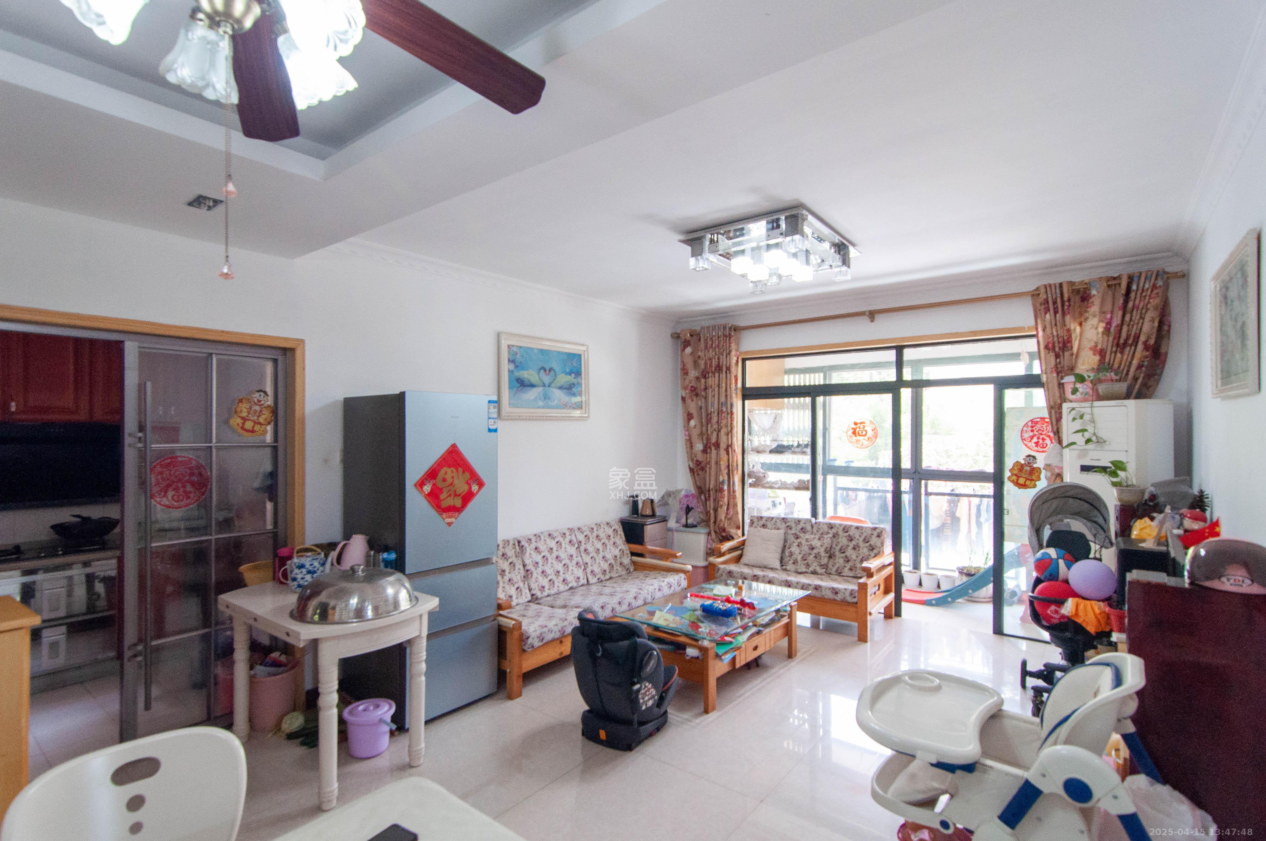 海林馨香雅苑  2室2厅1卫    88.0万 海林馨香雅苑  2室2厅1卫    88.0万客厅