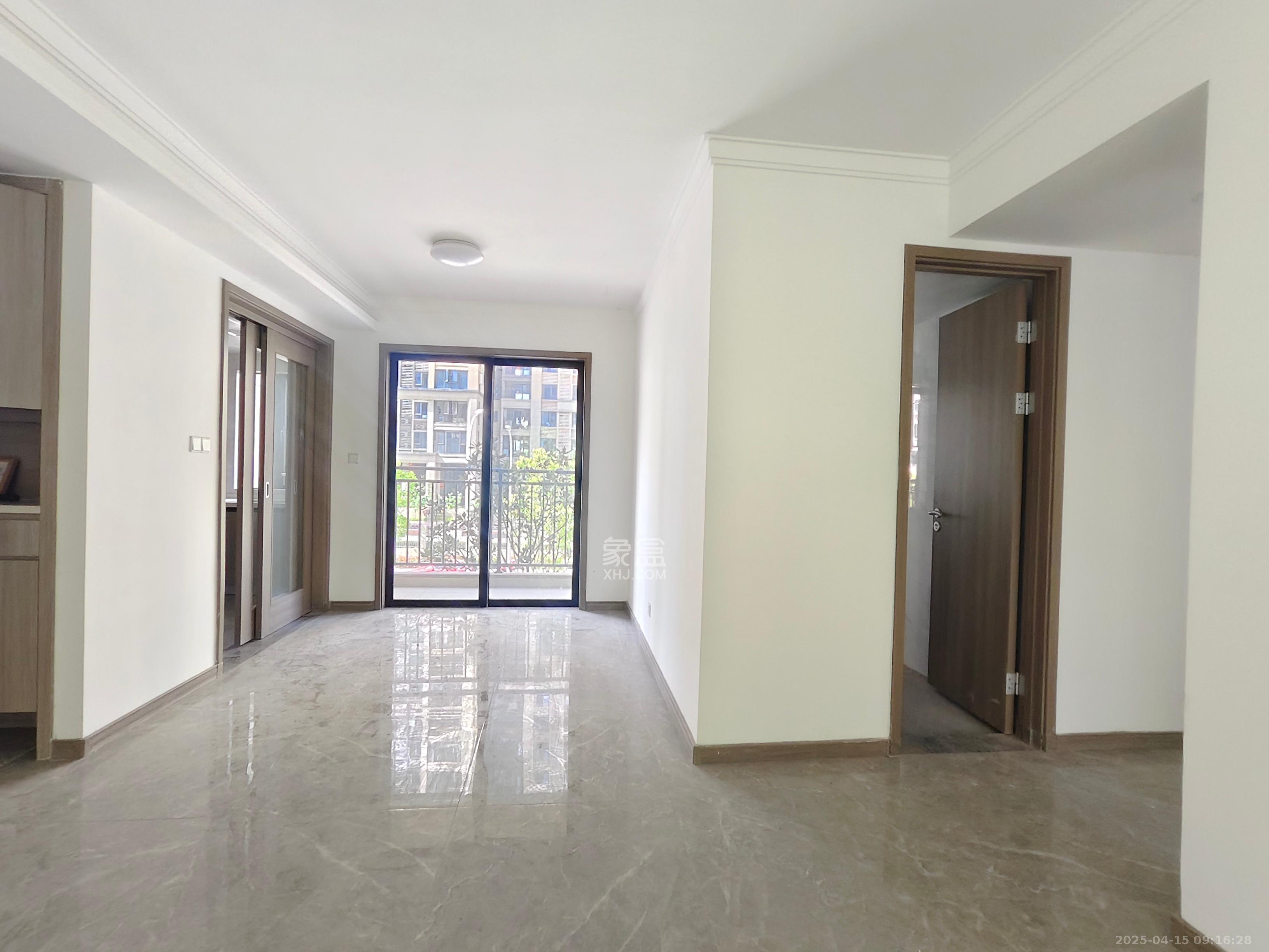 越秀亲爱里 4室2厅2卫 2500.0元/月 越秀亲爱里 4室2厅2卫 2500.0元/月室内图