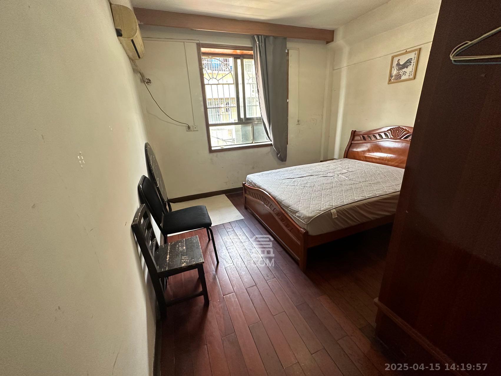 通泰街商居楼 3室2厅1卫 2000.0元/月 通泰街商居楼 3室2厅1卫 2000.0元/月室内图