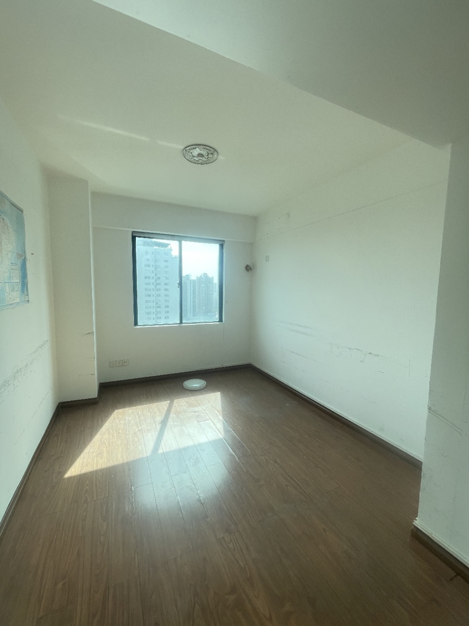 新达商务大厦 5室2厅1卫 21000.0元/月 新达商务大厦 5室2厅1卫 21000.0元/月室内图