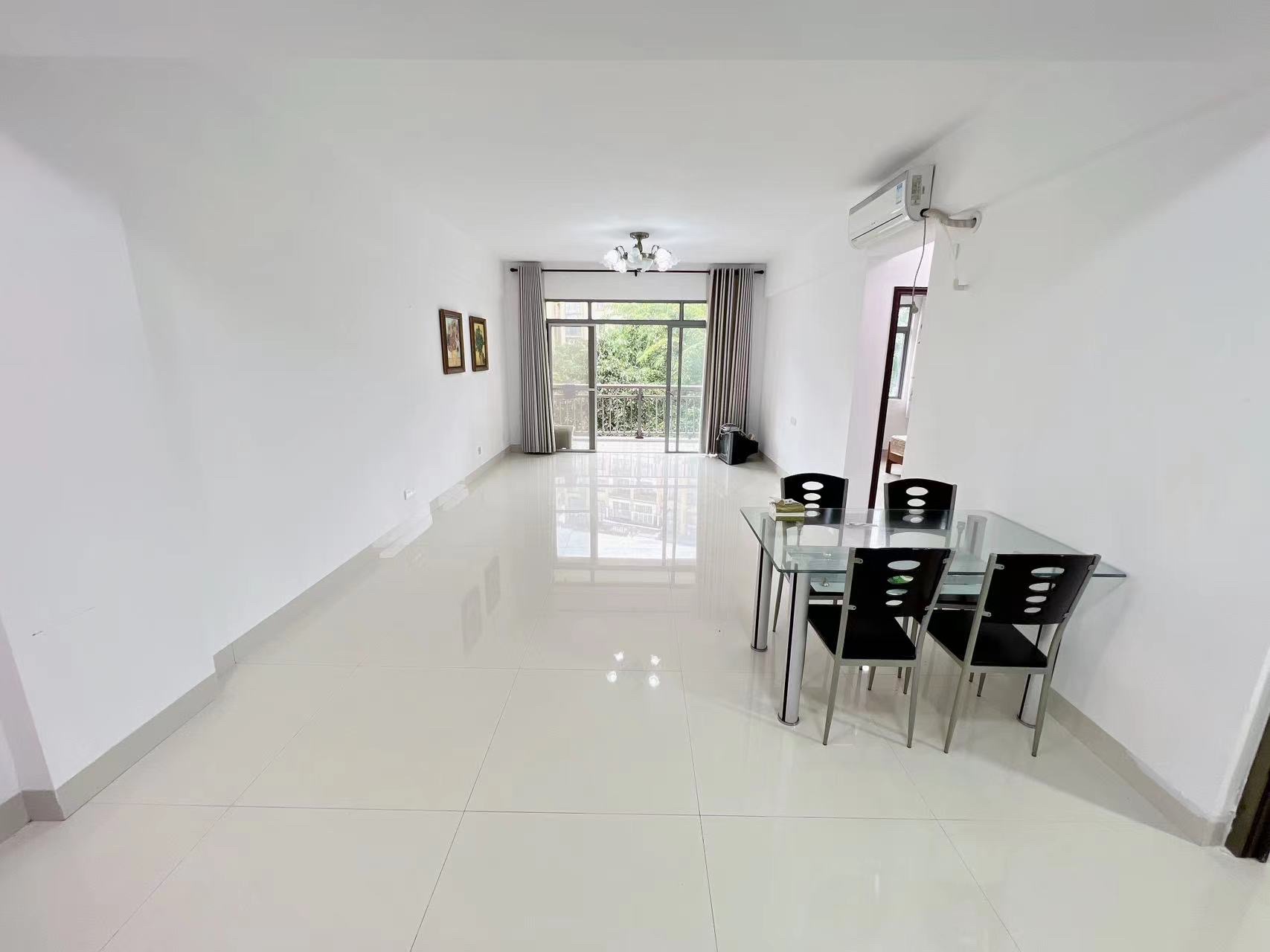 新世界花园二期 2室2厅1卫 109.0万 新世界花园二期 2室2厅1卫 109.0万客厅