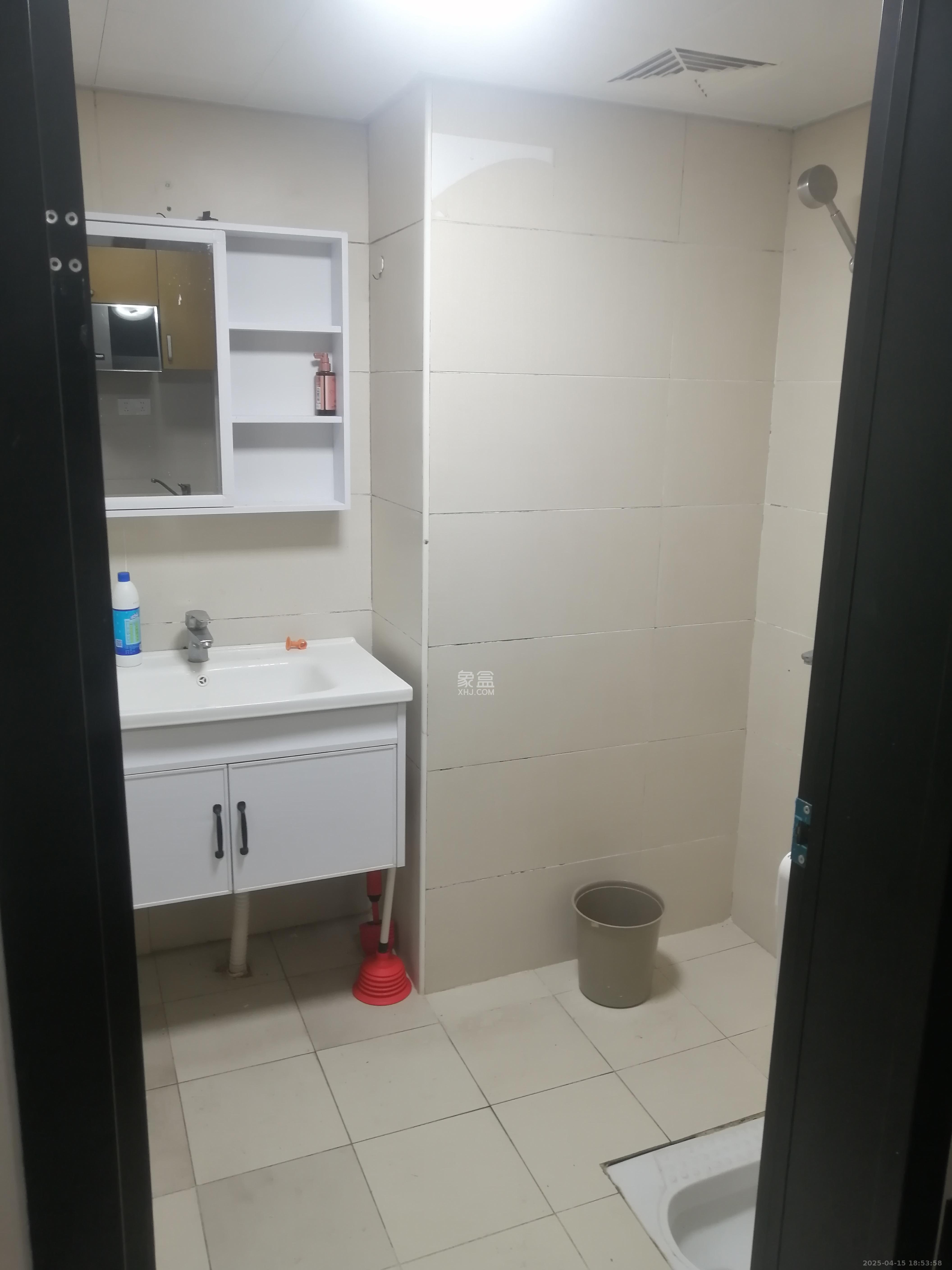 长城华都 1室1厅1卫 1200.0元/月 长城华都 1室1厅1卫 1200.0元/月室内图