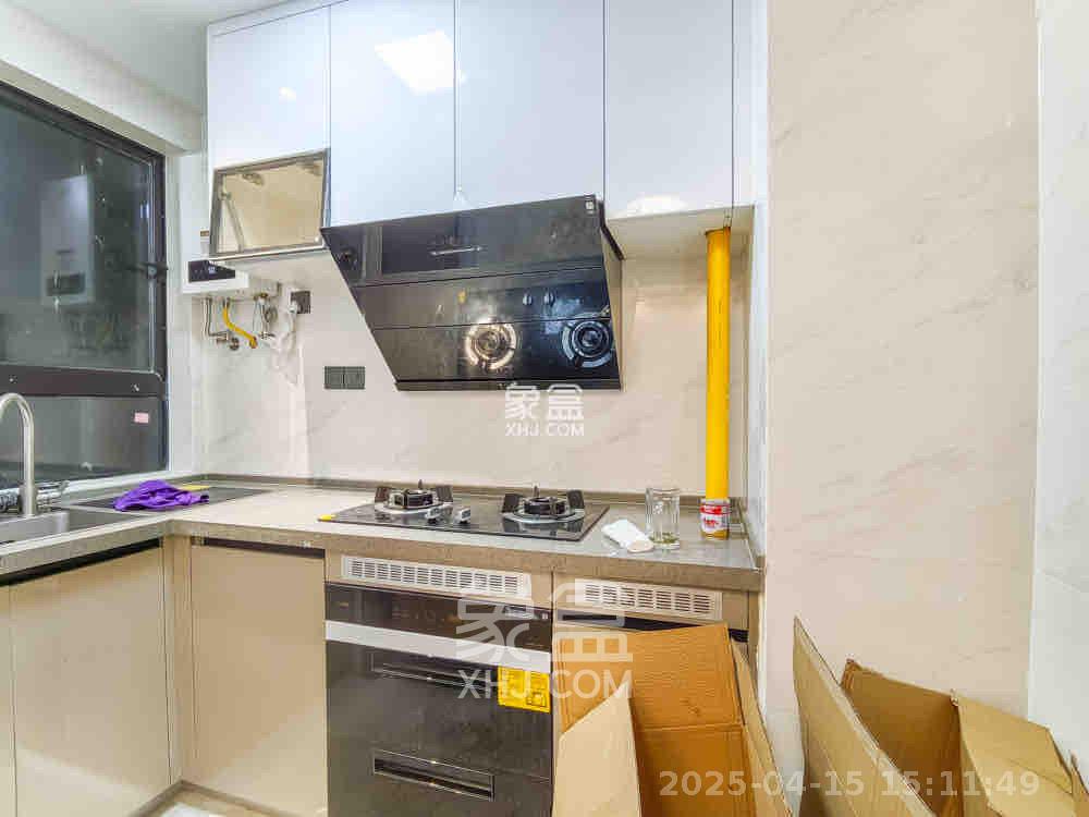 荣盛锦绣学府 3室2厅2卫 2000.0元/月 荣盛锦绣学府 3室2厅2卫 2000.0元/月室内图