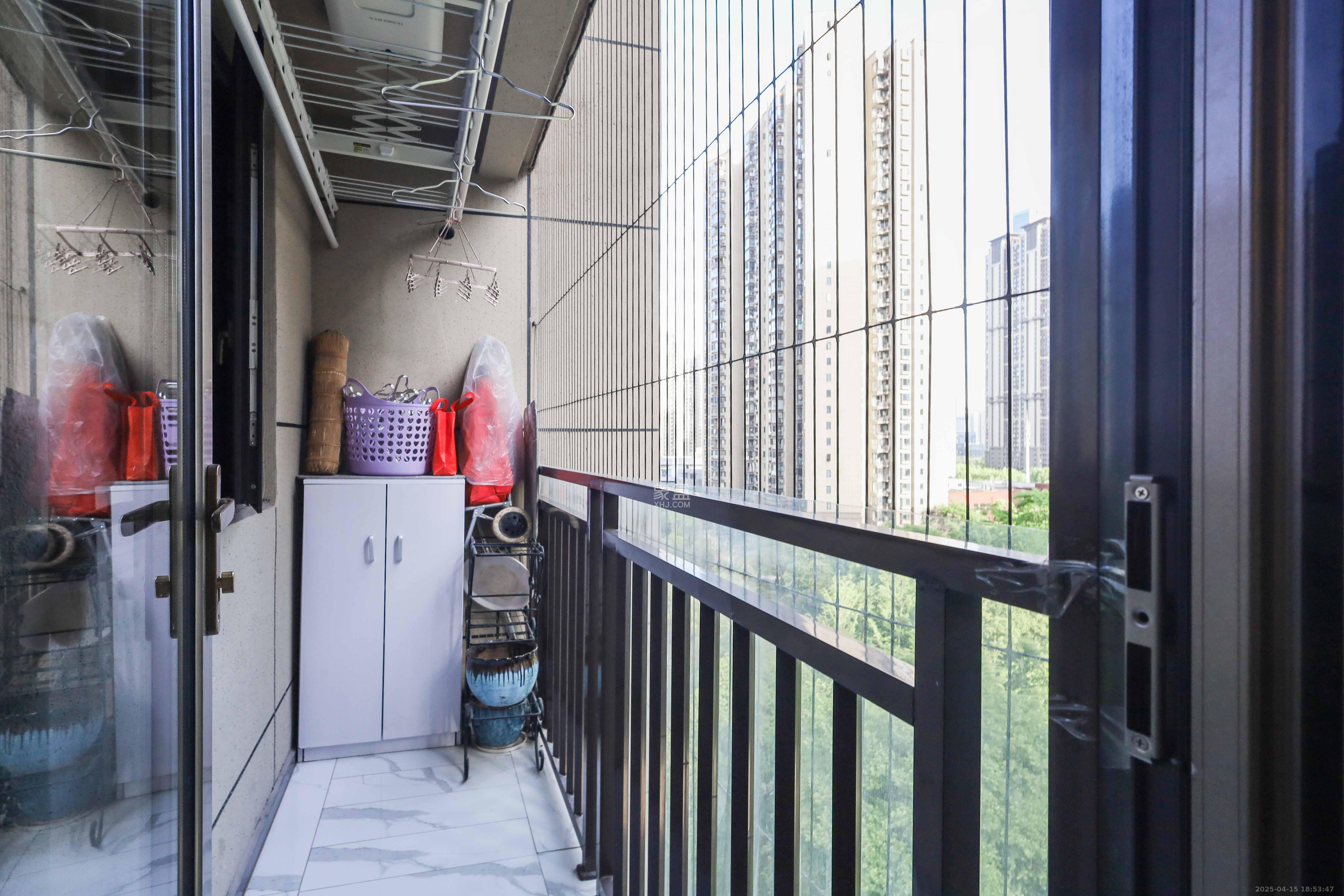 中国铁建梅溪青秀三期  4室2厅2卫   226.00万阳台