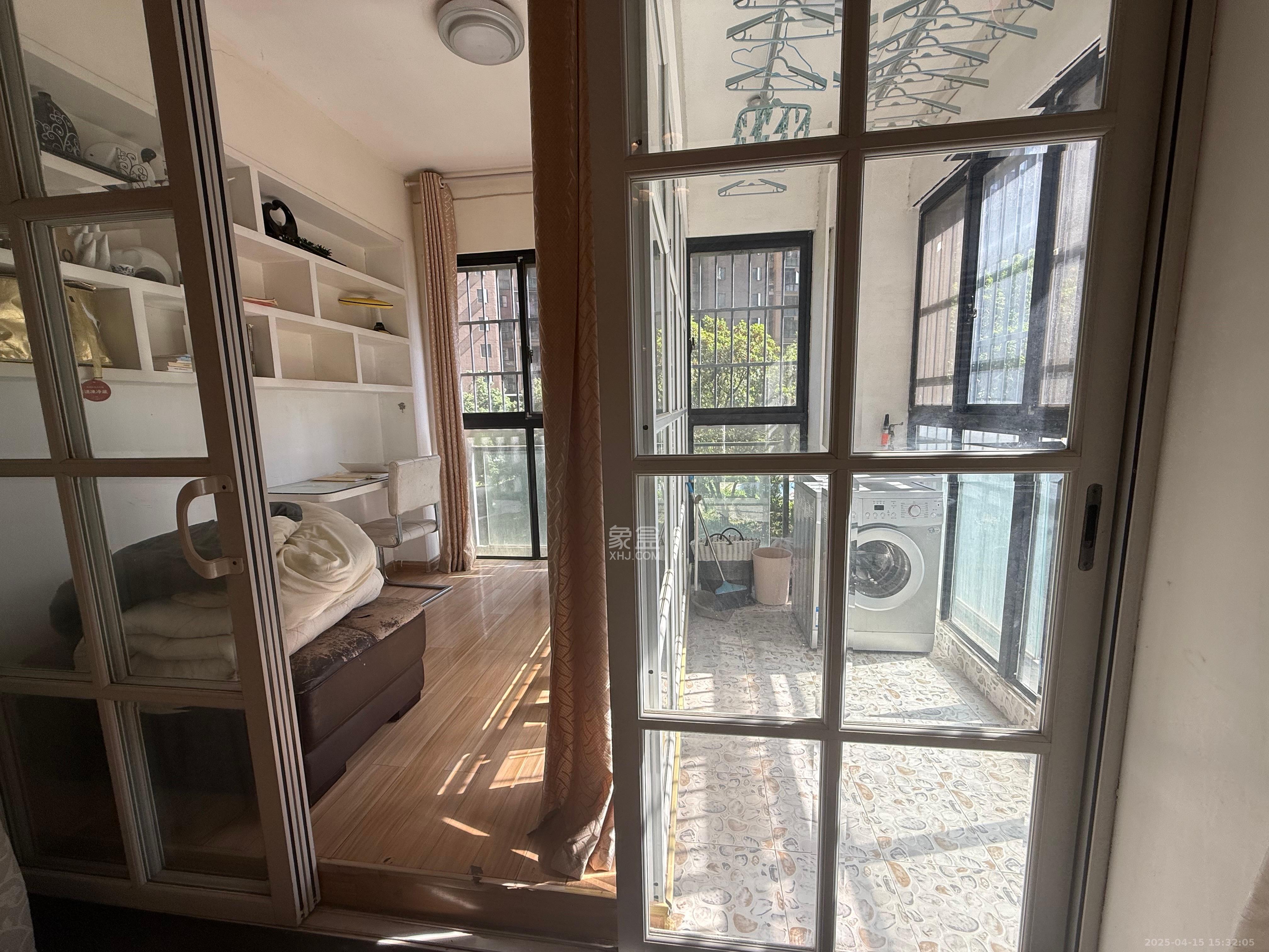 辉煌国际城一期  1室0厅0卫    2400.0元/月 辉煌国际城一期  1室0厅0卫    2400.0元/月室内图