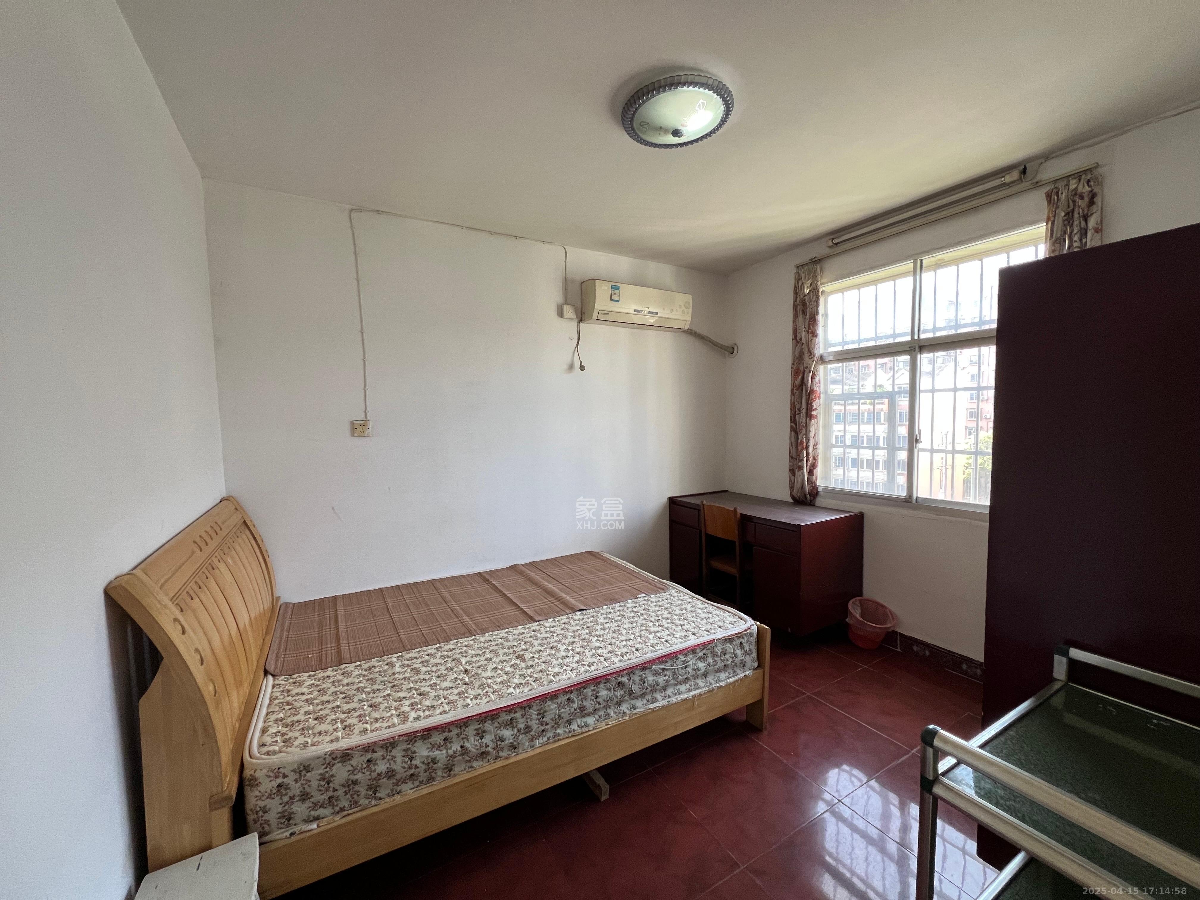 古堆山巷住宅区南湖路宿舍329号 3室1厅1卫 1500.0元/月 古堆山巷住宅区南湖路宿舍329号 3室1厅1卫 1500.0元/月室内图