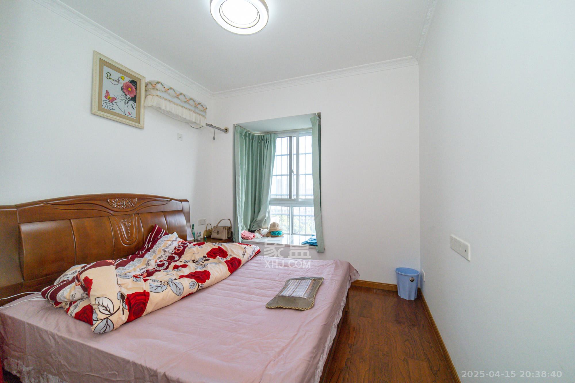 楚天世纪城西苑 3室2厅2卫 80.0万 楚天世纪城西苑 3室2厅2卫 80.0万卧室