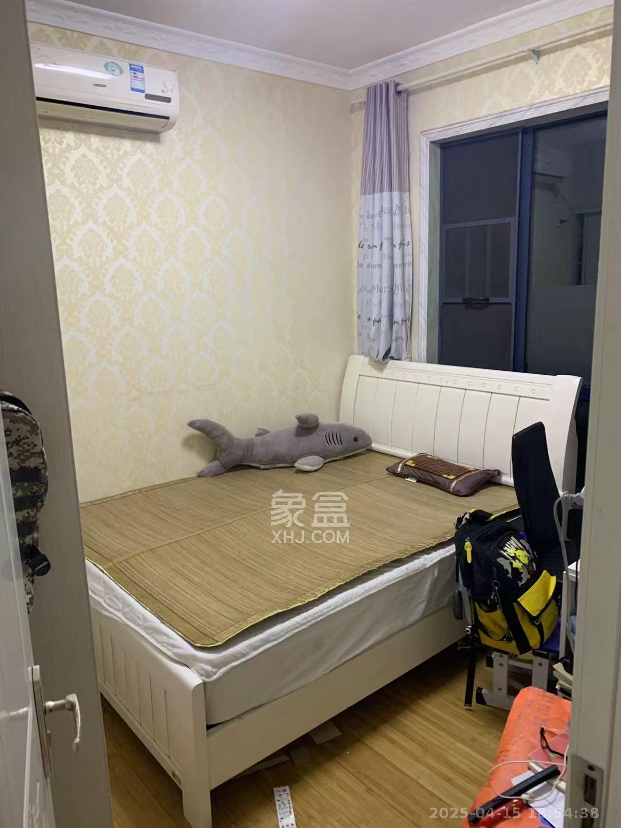 南庭城果  3室2厅1卫    2600.0元/月 南庭城果  3室2厅1卫    2600.0元/月室内图1