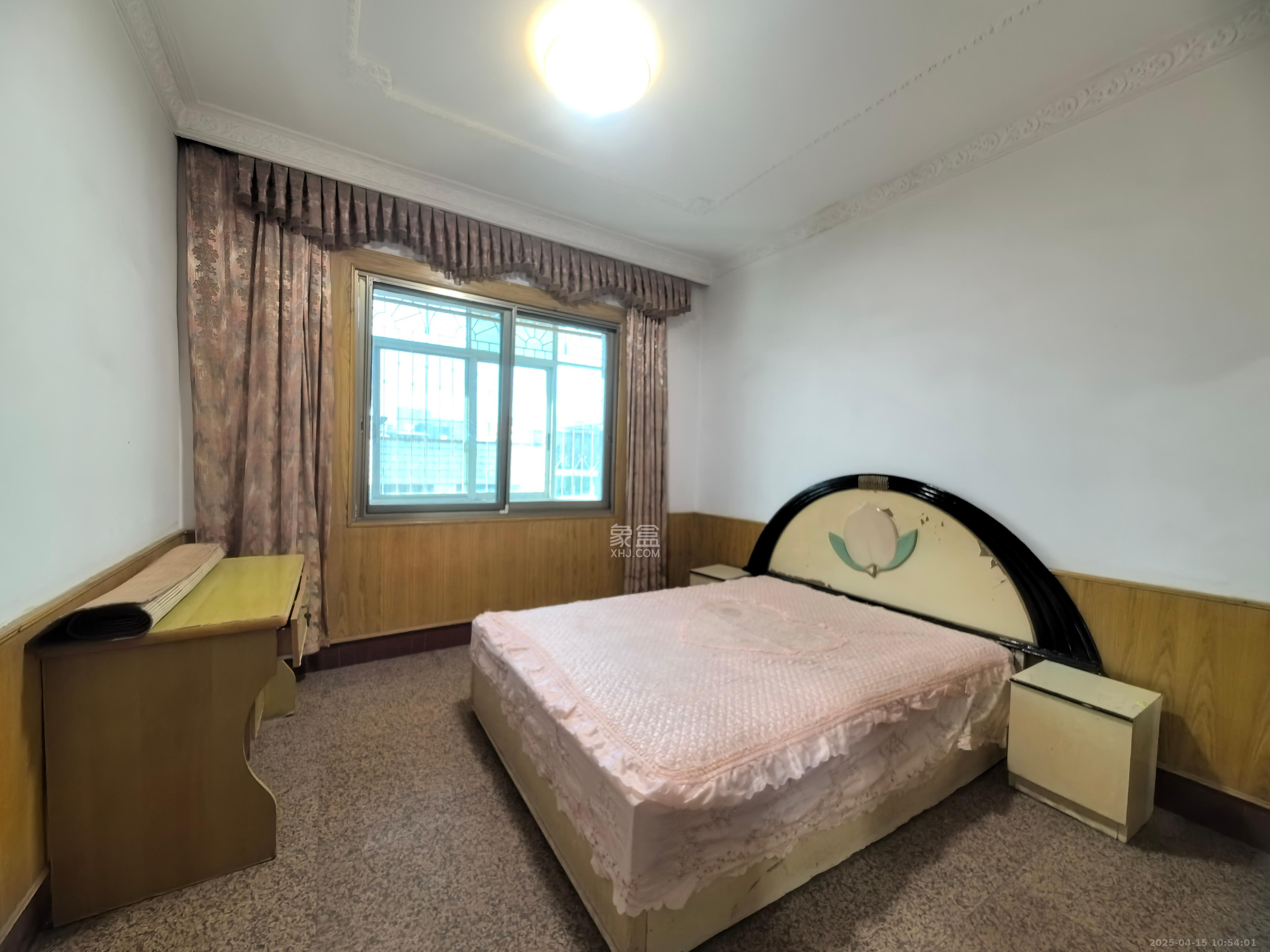 百花小区  3室2厅1卫    900.0元/月 百花小区  3室2厅1卫    900.0元/月室内图