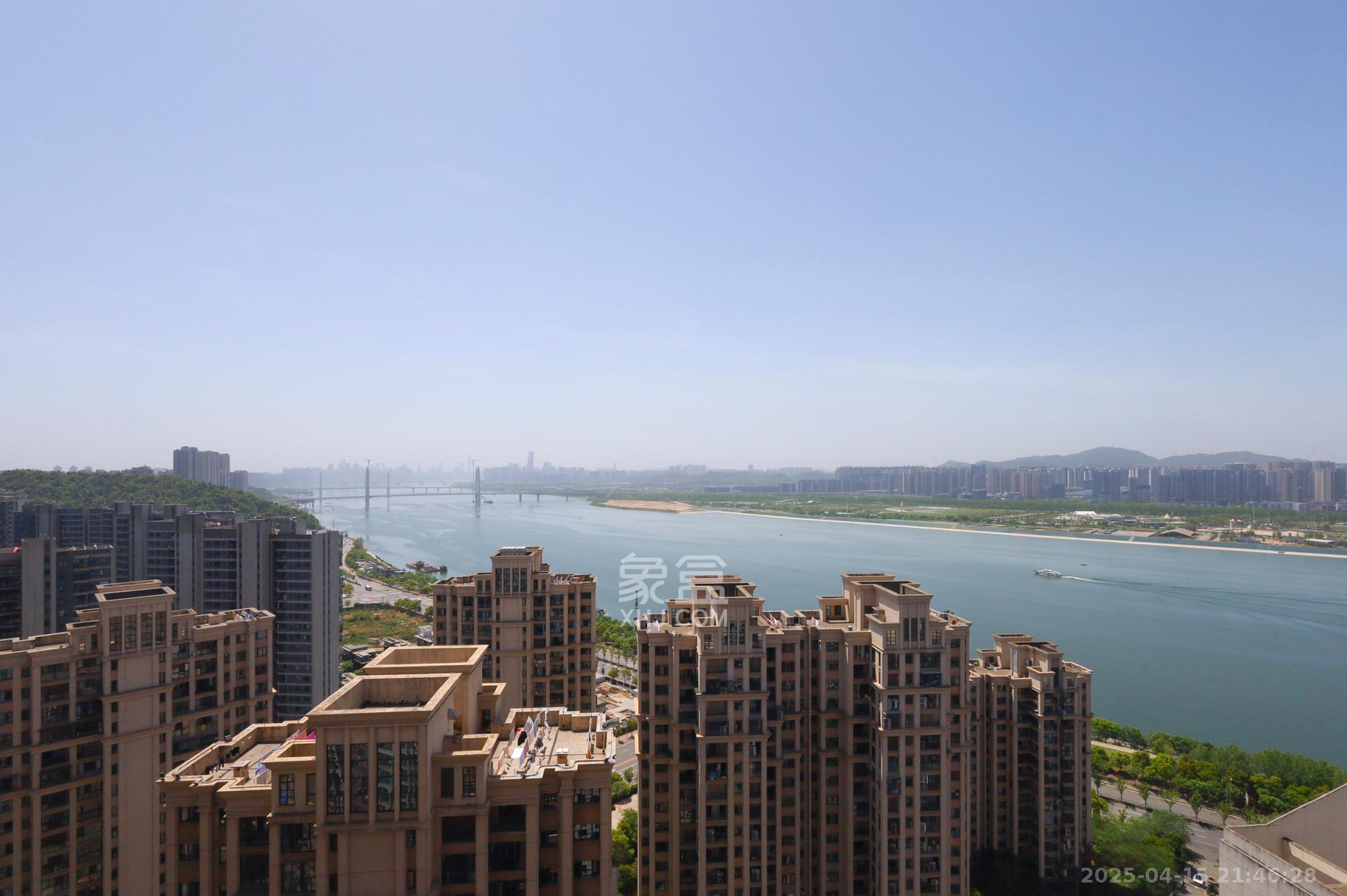 绿地海外滩一期  3室2厅1卫   94.80万其他