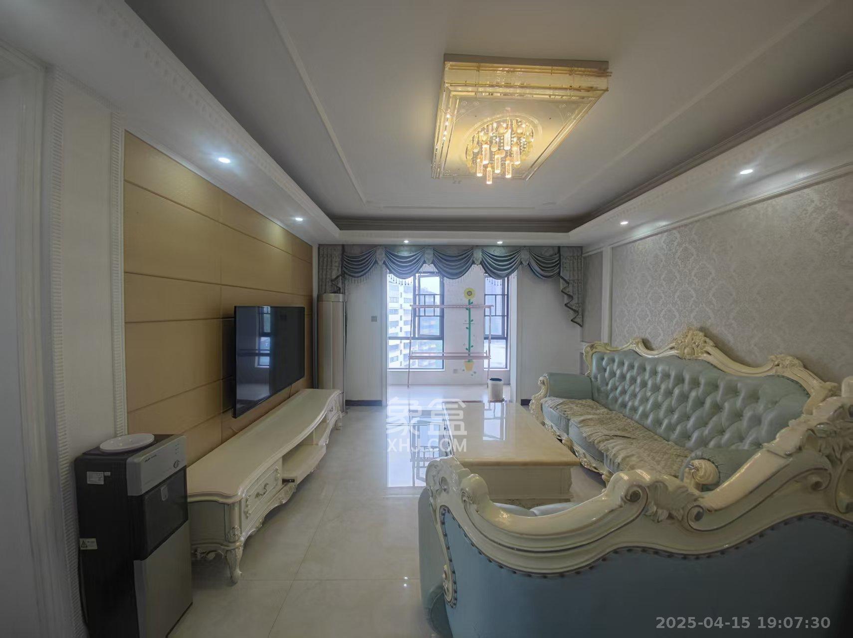 兴旺正佳广场(金石雅苑)  3室2厅1卫    3000.0元/月 兴旺正佳广场(金石雅苑)  3室2厅1卫    3000.0元/月室内图