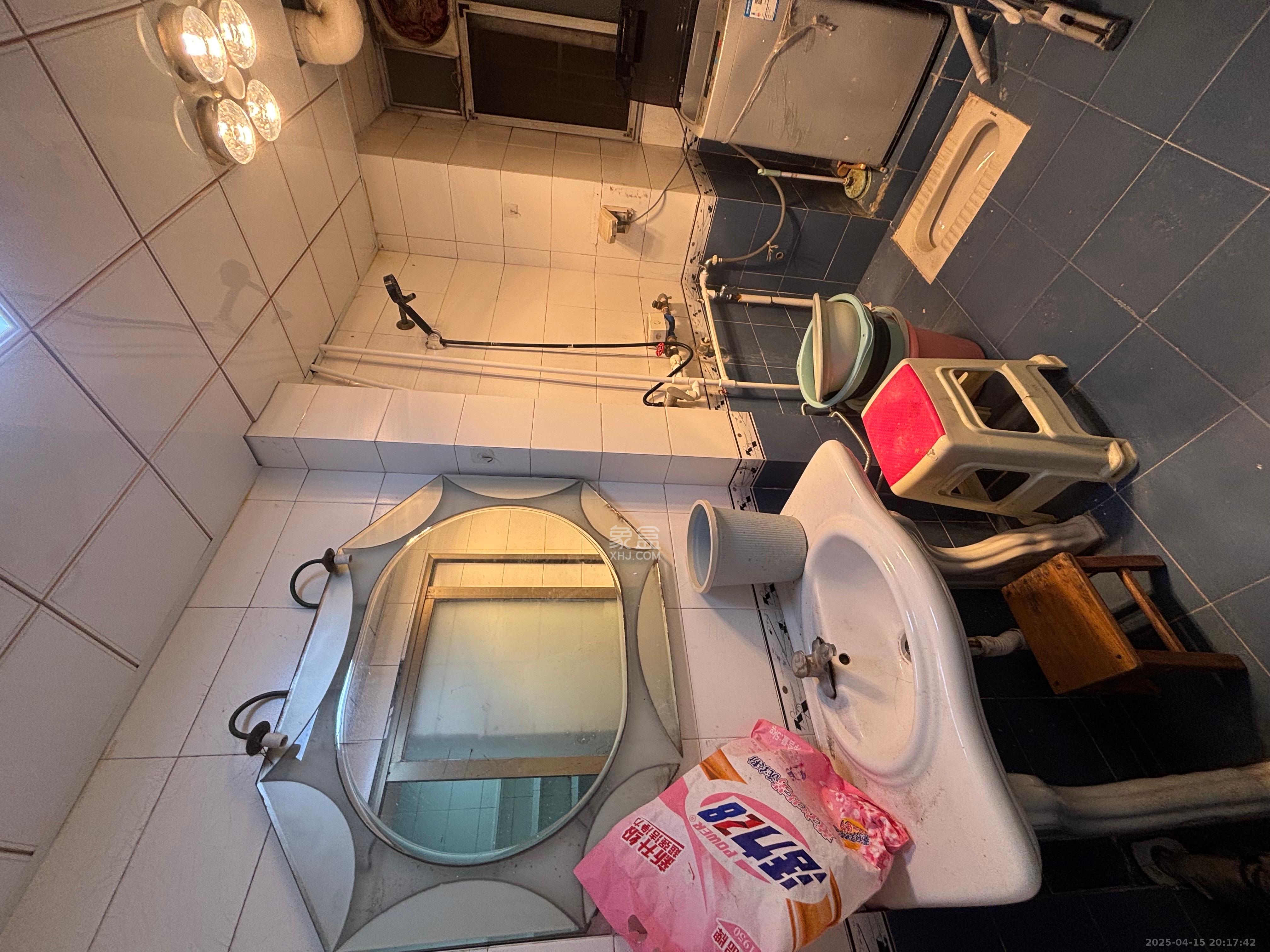 向韶村 2室1厅1卫 1500.0元/月 向韶村 2室1厅1卫 1500.0元/月室内图