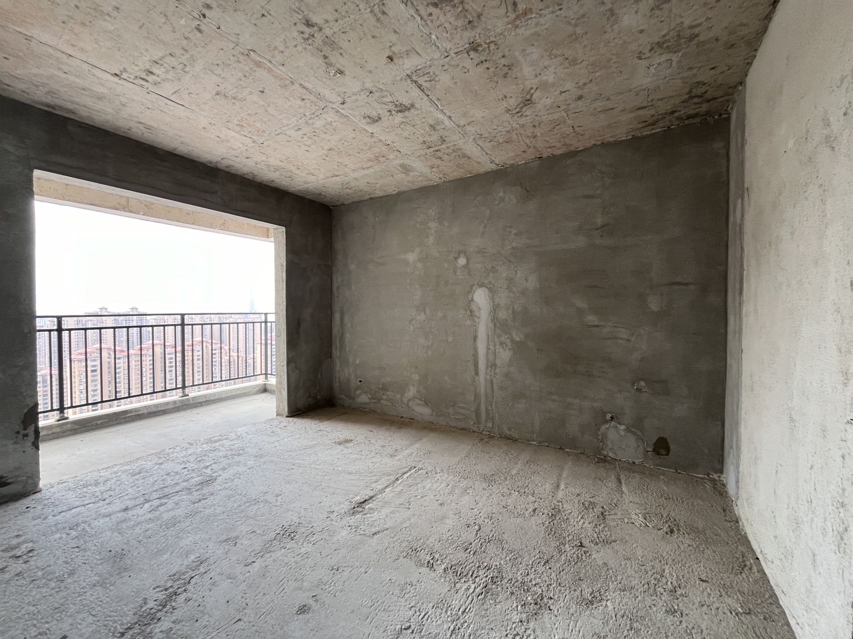 石化大院  4室2厅2卫    80.0万 石化大院  4室2厅2卫    80.0万客厅