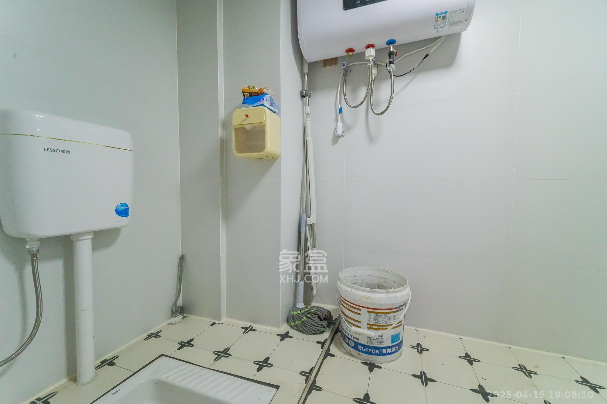 新城悦隽公园  2室1厅1卫    28.8万 新城悦隽公园  2室1厅1卫    28.8万卫生间