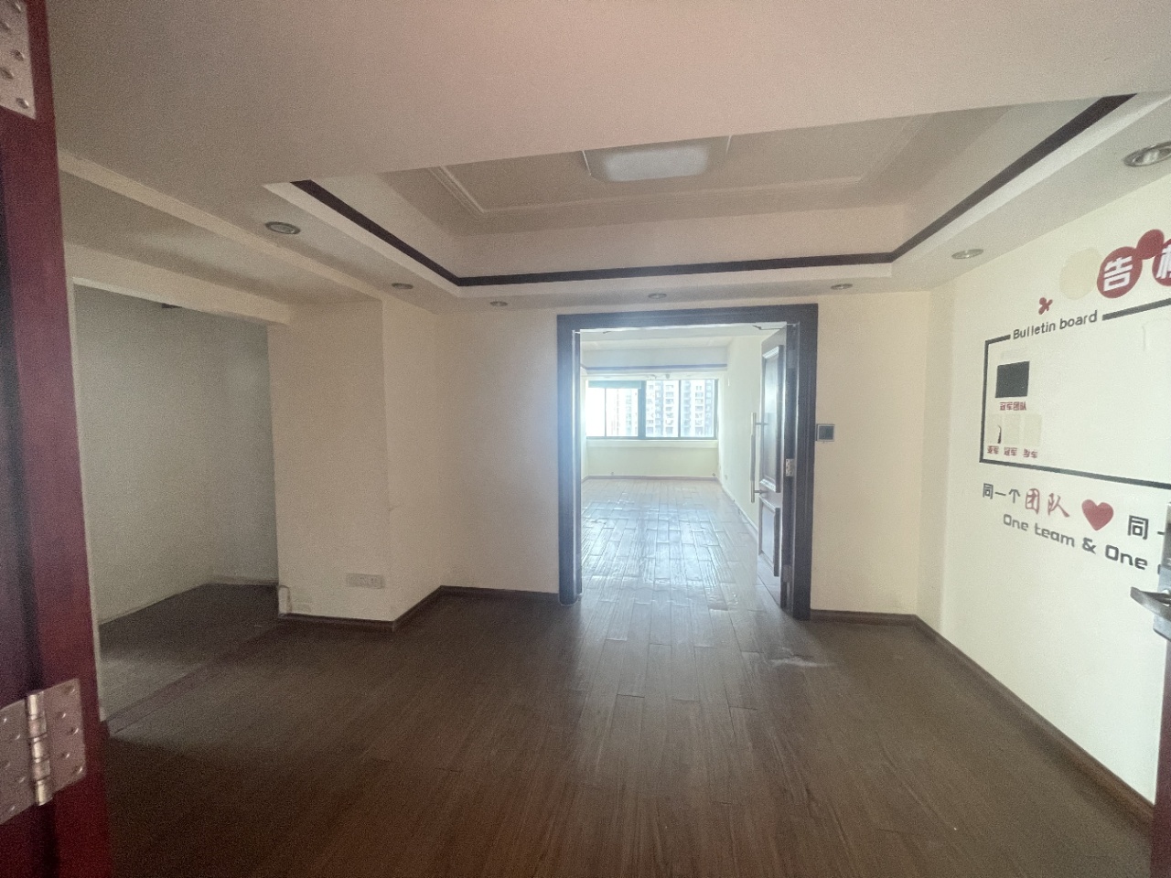 新达商务大厦 5室2厅1卫 21000.0元/月 新达商务大厦 5室2厅1卫 21000.0元/月室内图