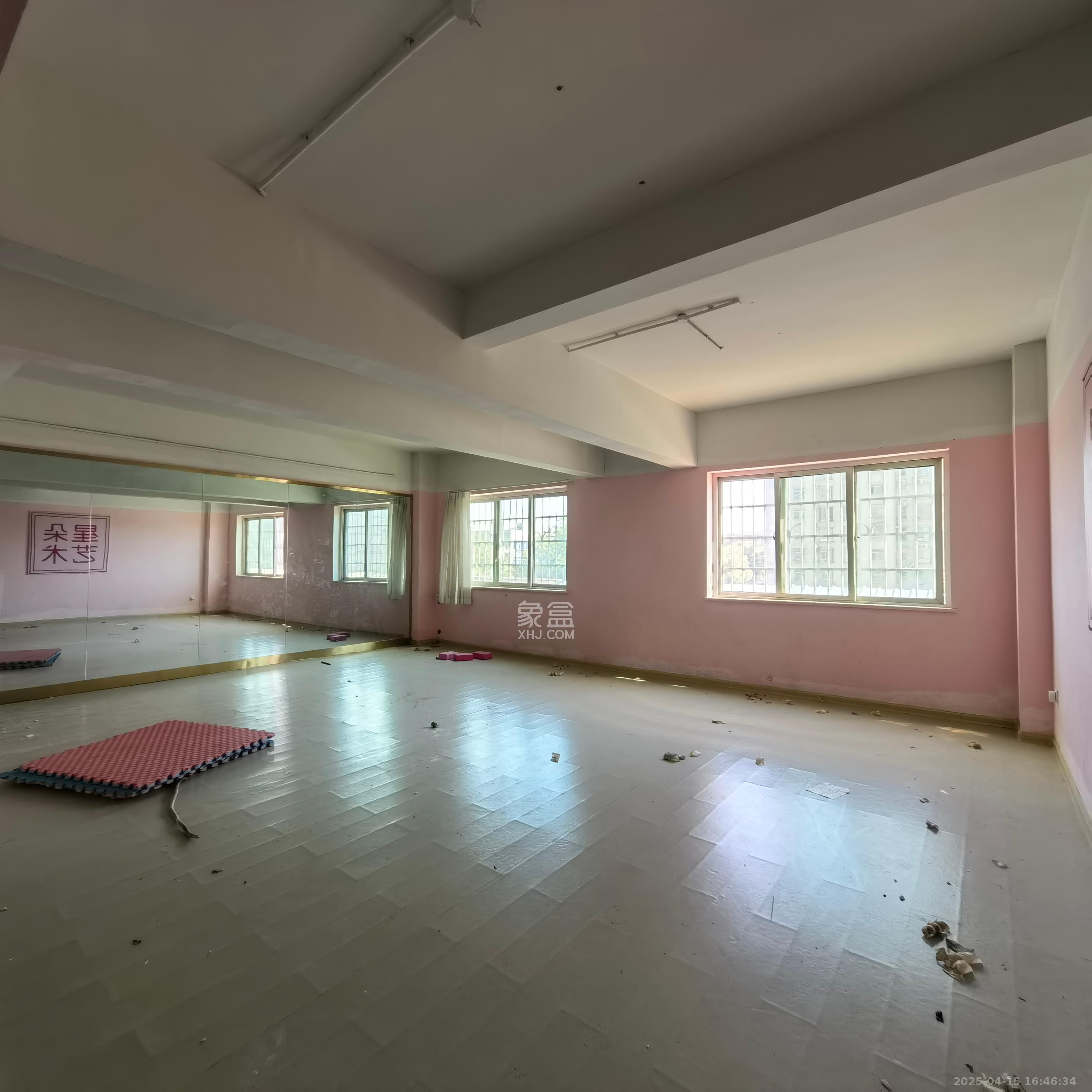 思进大厦 1室1厅1卫 2200.0元/月 思进大厦 1室1厅1卫 2200.0元/月室内图