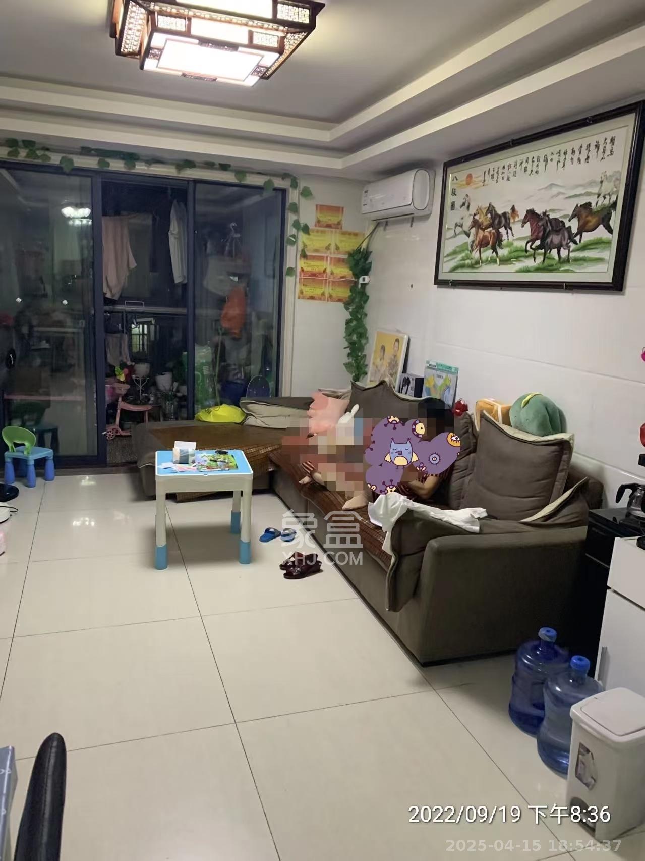 南庭城果  3室2厅1卫    2600.0元/月 南庭城果  3室2厅1卫    2600.0元/月室内图