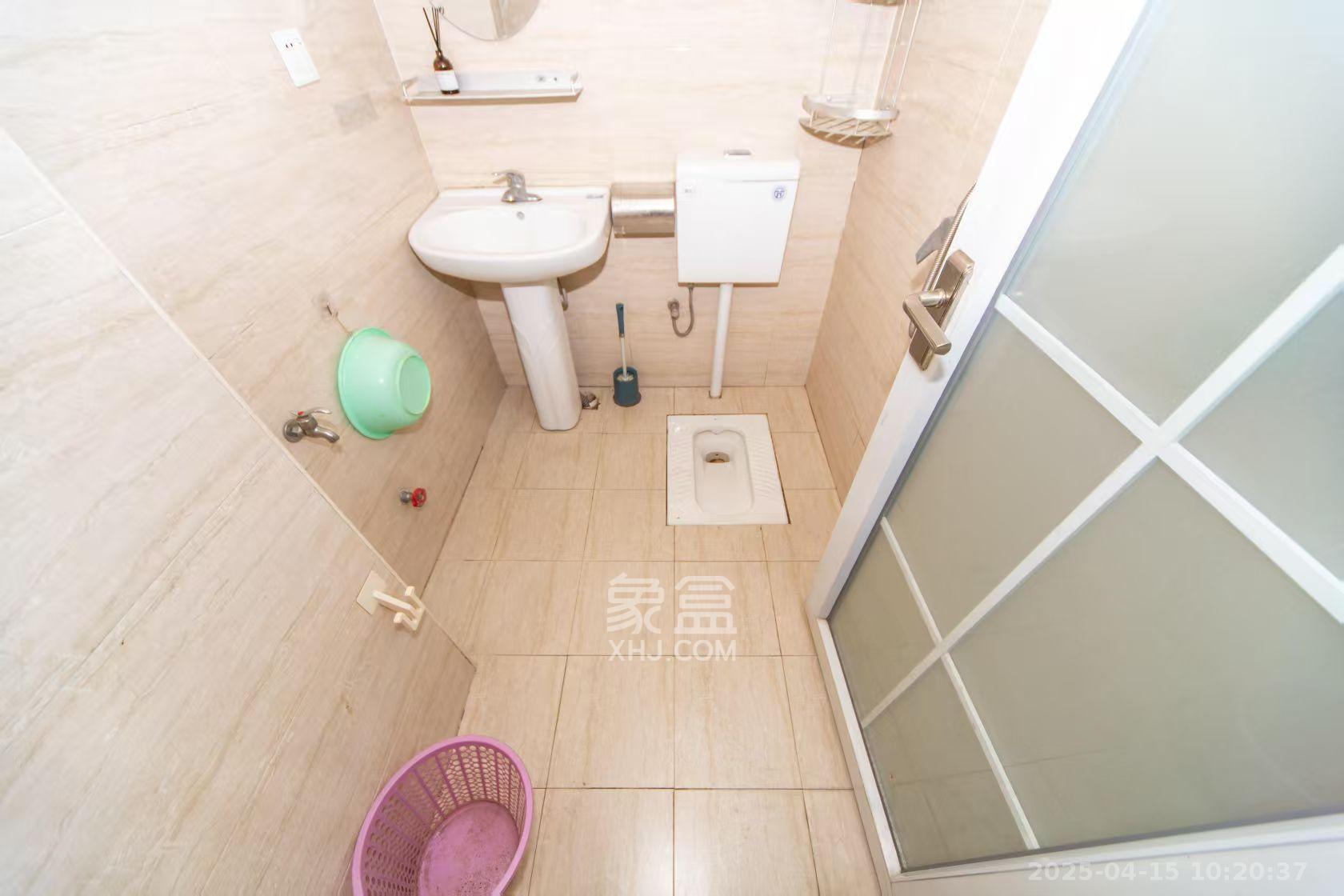 叠彩兰亭  3室2厅1卫   2200.00元/月室内图