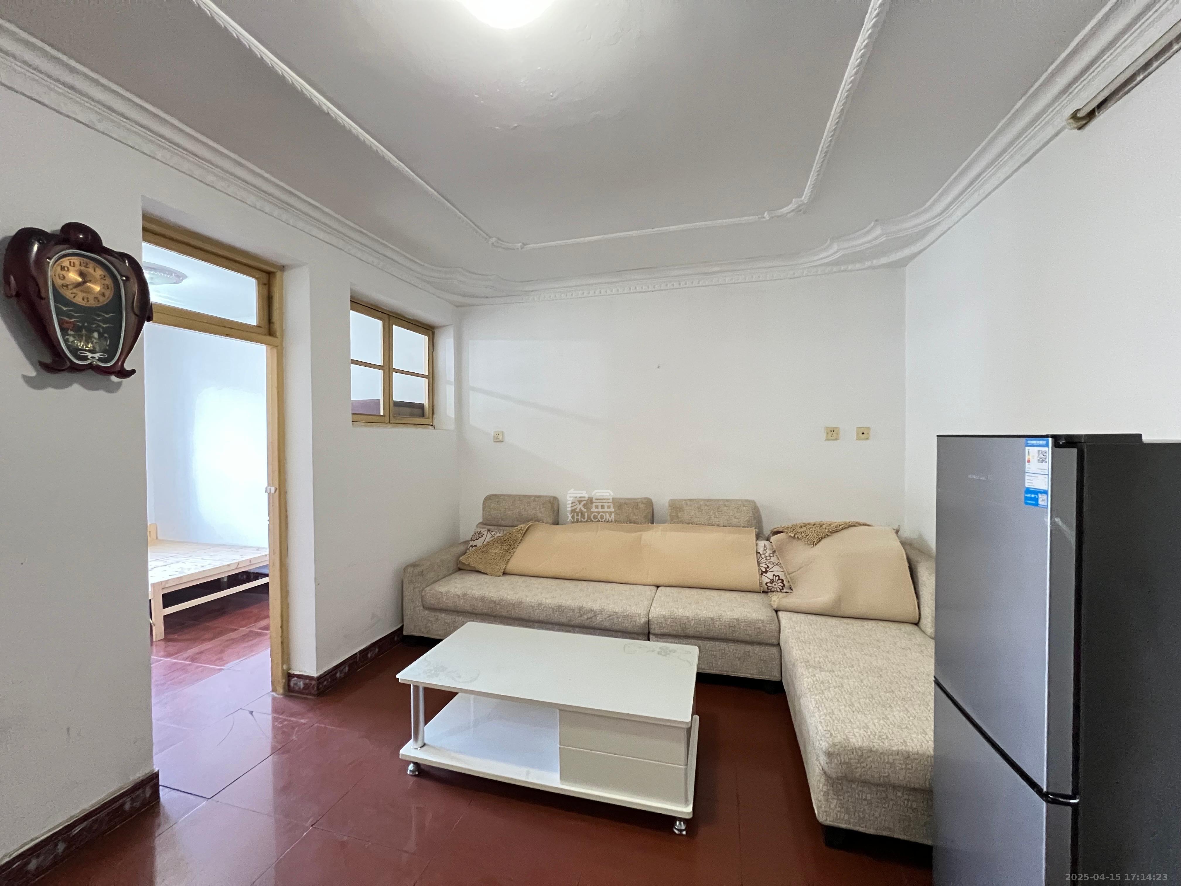 古堆山巷住宅区南湖路宿舍329号 3室1厅1卫 1500.0元/月 古堆山巷住宅区南湖路宿舍329号 3室1厅1卫 1500.0元/月室内图