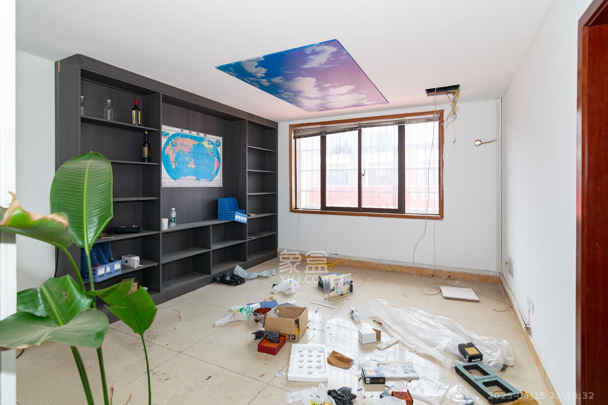 高星物流园  3室2厅3卫    65.0万卧室