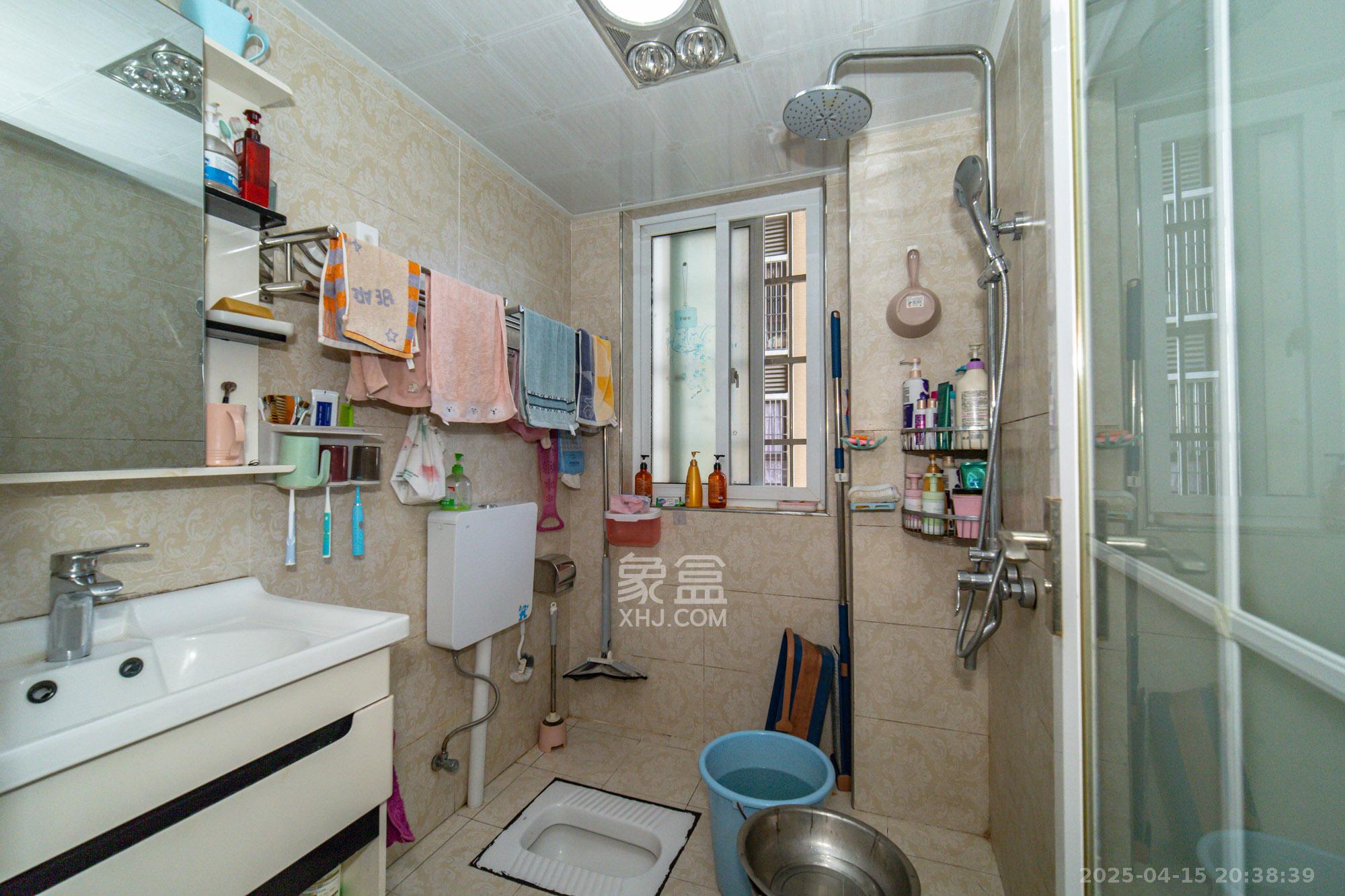 楚天世纪城西苑 3室2厅2卫 80.0万 楚天世纪城西苑 3室2厅2卫 80.0万卫生间