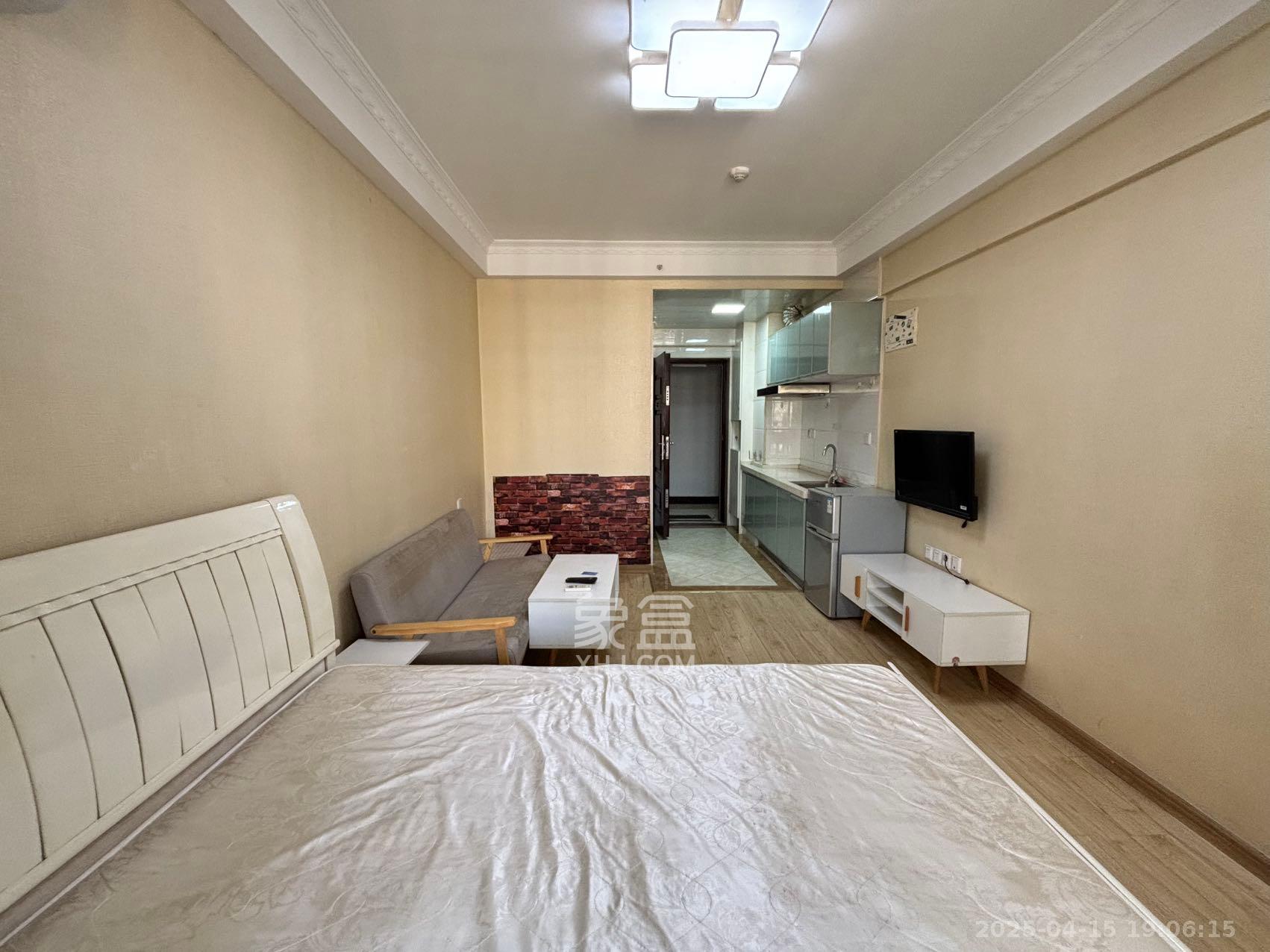 中建芙蓉嘉苑  1室1厅1卫    1050.0元/月 中建芙蓉嘉苑  1室1厅1卫    1050.0元/月室内图