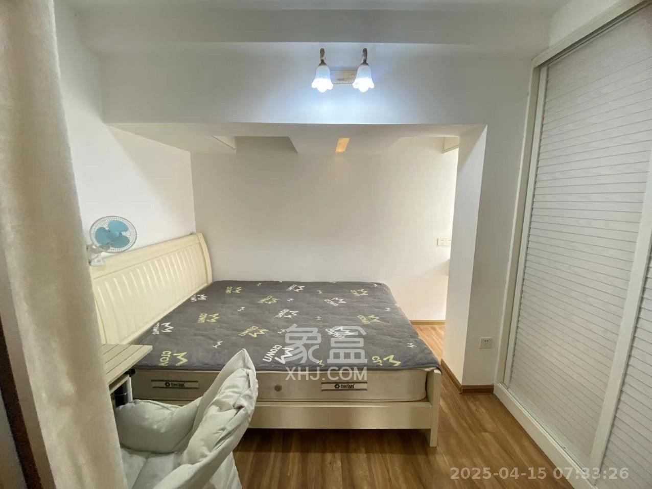 金色loft（鑫秋大厦）  2室1厅1卫   2000.00元/月室内图