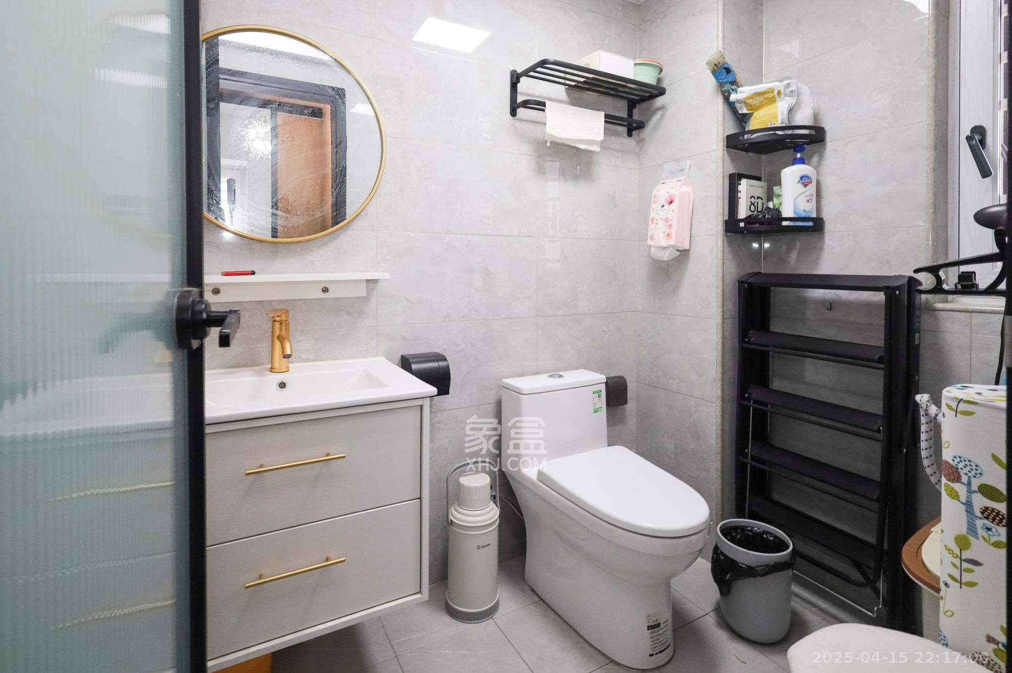 福晟钱隆国际(晟冉景苑)  3室2厅2卫    99.0万 福晟钱隆国际(晟冉景苑)  3室2厅2卫    99.0万卫生间