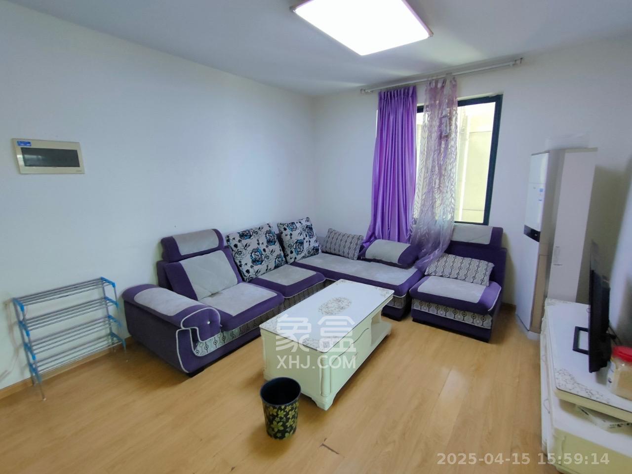 尊邸华庭 3室2厅1卫 2300.0元/月 尊邸华庭 3室2厅1卫 2300.0元/月室内图