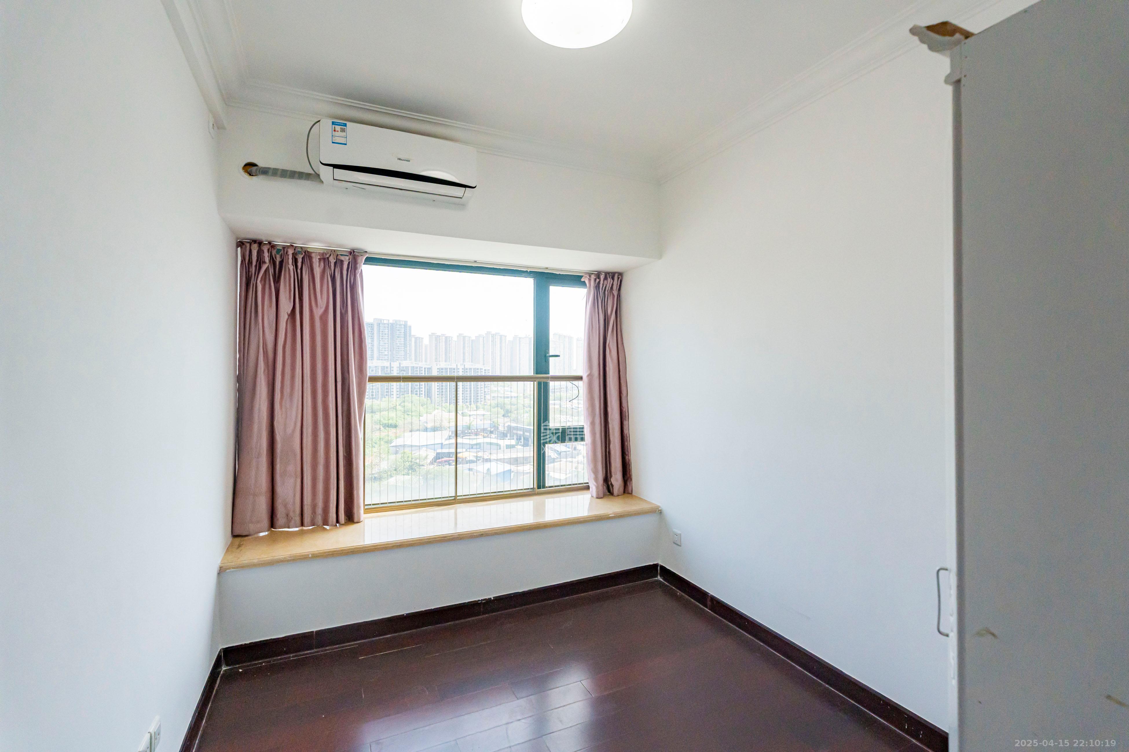 恒大雅苑 3室2厅2卫 85.0万 恒大雅苑 3室2厅2卫 85.0万卧室