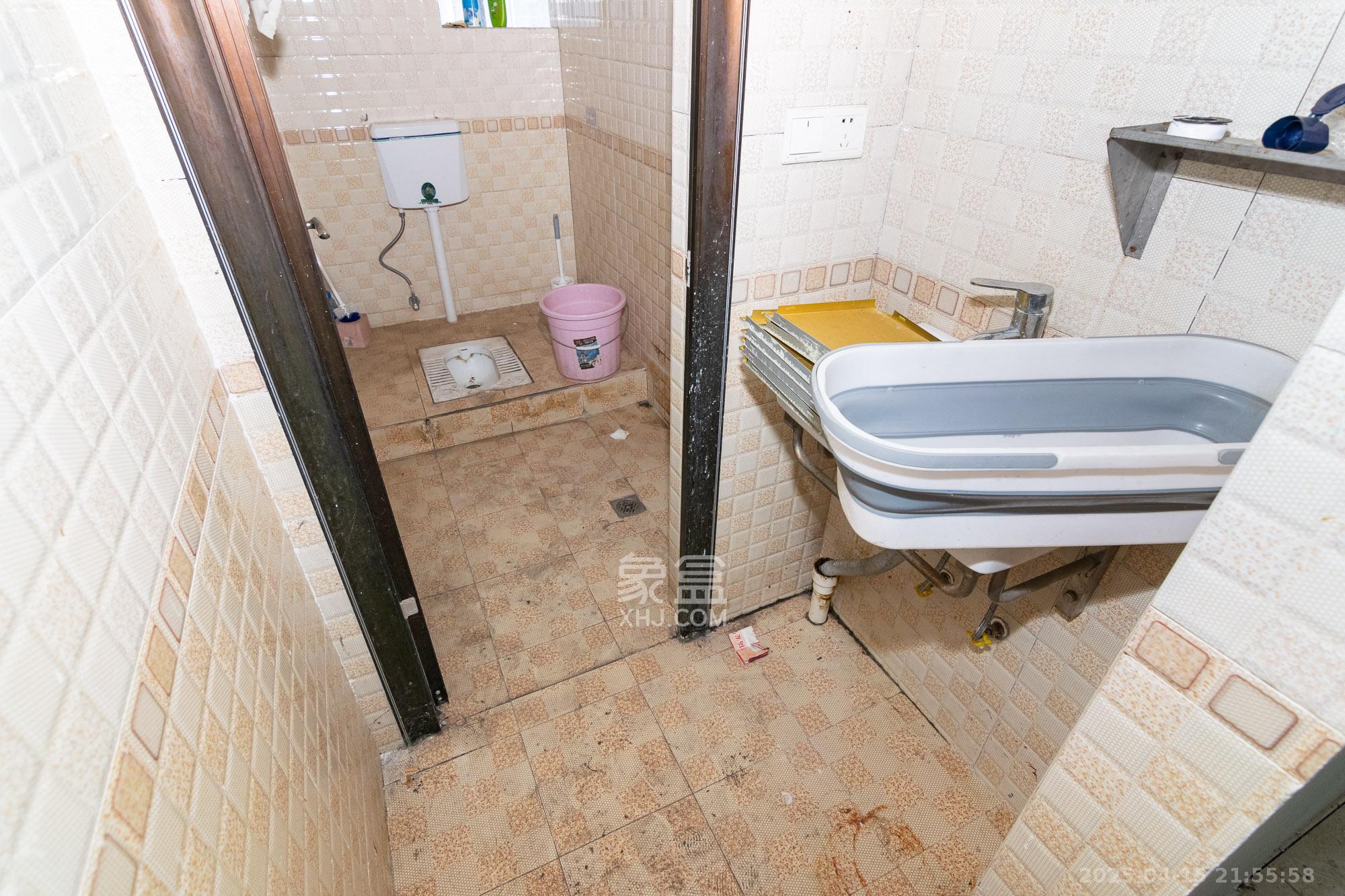 高星物流园  3室2厅3卫    65.0万 高星物流园  3室2厅3卫    65.0万卫生间