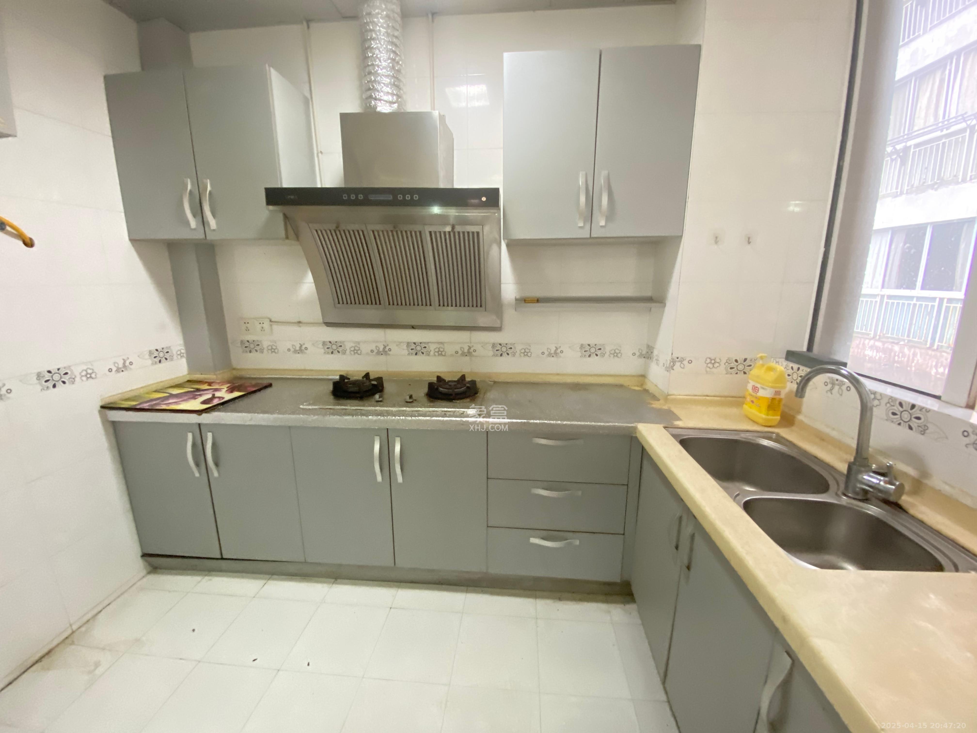 麓山枫情 2室2厅1卫 2400.0元/月 麓山枫情 2室2厅1卫 2400.0元/月室内图