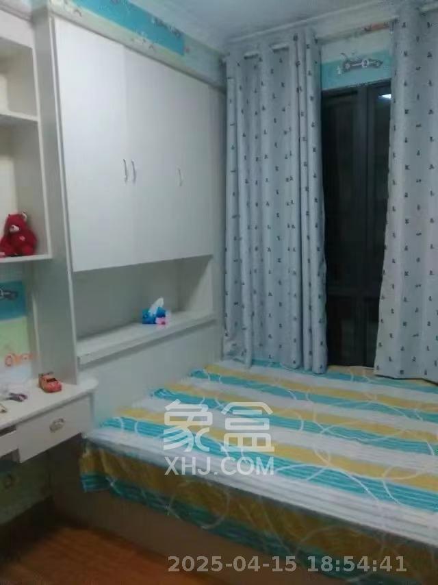 南庭城果  3室2厅1卫    2600.0元/月 南庭城果  3室2厅1卫    2600.0元/月室内图